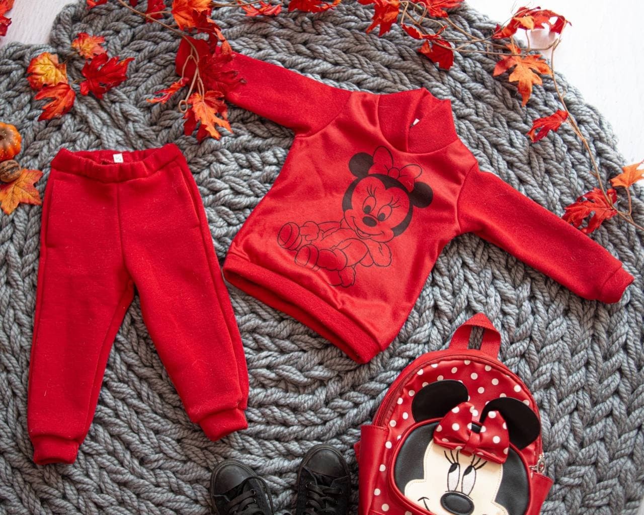 Теплый спортивный костюм для девочек (кофта+штаны) Minnie Mouse 128-134см Красный
Теплый спортивный костюм для девочек (кофта+штаны) Minnie Mouse 128-134см Красный
