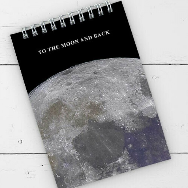 Блокнот на пружине перекидной в линию Baby To the moon and back Present блокнтот на пружине перекидной в линию А6 с принтом
Блокнот на пружине перекидной в линию Baby To the moon and back Present блокнтот на пружине перекидной в линию А6 с принтом