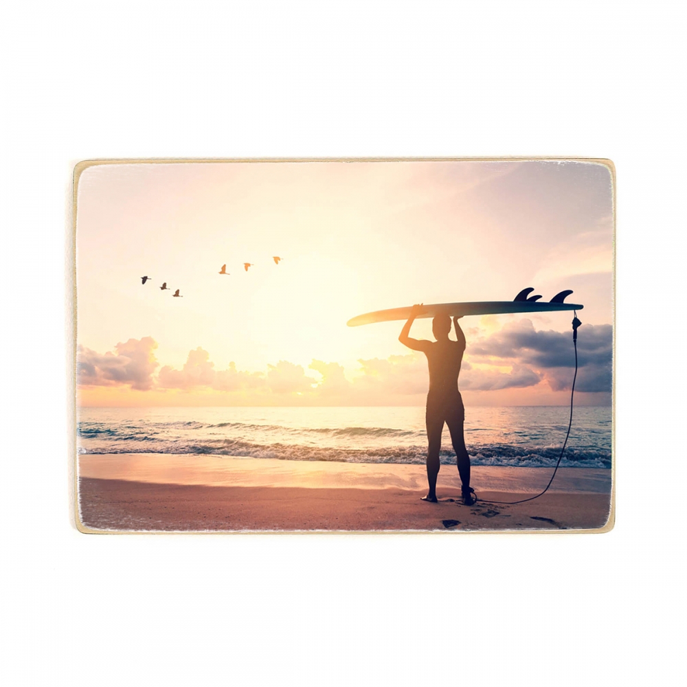 Деревянный постер Природа Man hold surfboard standing with birds flying at tropical sunset beach А1
Деревянный постер Природа Man hold surfboard standing with birds flying at tropical sunset beach А1