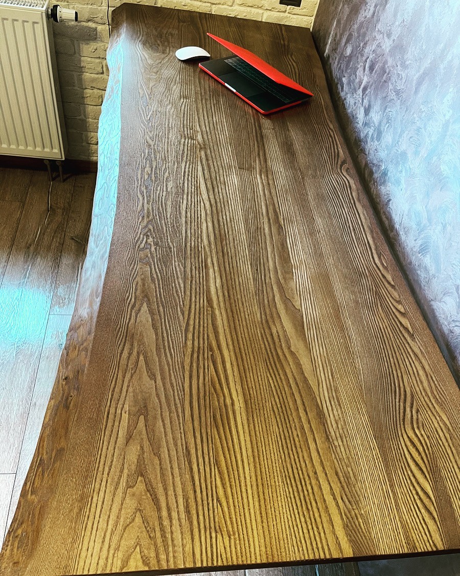 Деревянная столешница WoodGood Vivo с необработанным природным краем 1000*600 мм ясень SLT.S 3209
Деревянная столешница WoodGood Vivo с необработанным природным краем 1000*600 мм ясень SLT.S 3209