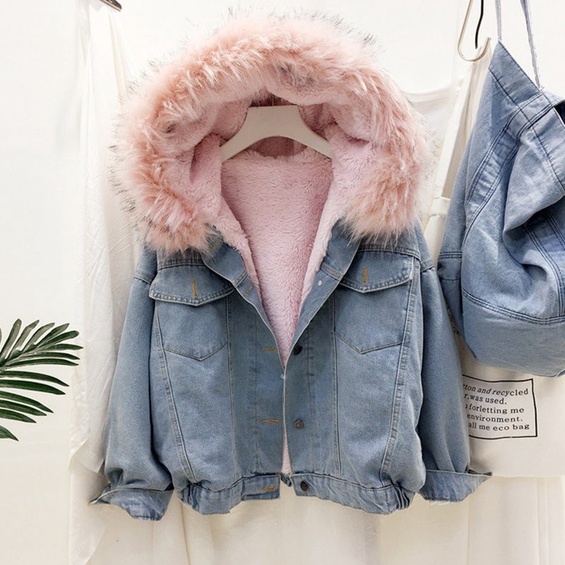 Куртка джинсовая женская на меху демисезон еврозима Matilda Jeans голубая с розовым S
Куртка джинсовая женская на меху демисезон еврозима Matilda Jeans голубая с розовым S