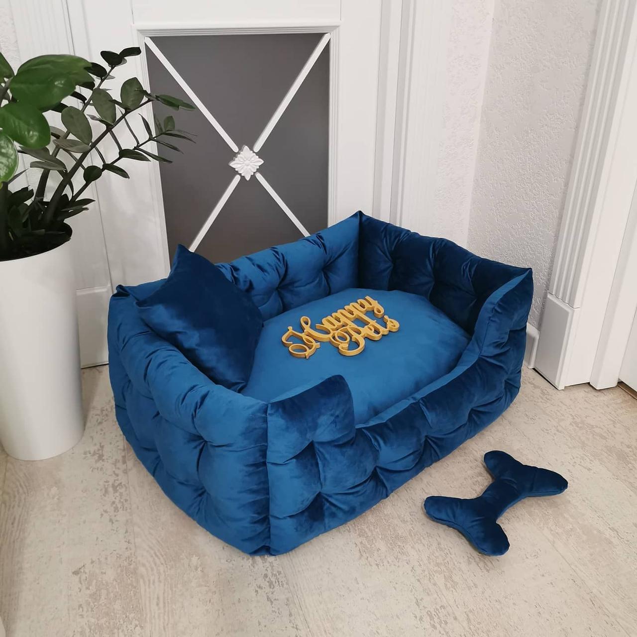 Лежак с бортами для собак и кошек, 90х60 см, велюр, подушка, игрушка-кость, синий
Лежак с бортами для собак и кошек, 90х60 см, велюр, подушка, игрушка-кость, синий