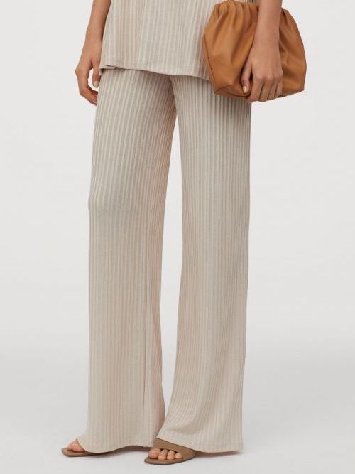 Брюки H&M 09-0868393-001 Бежевые (СА2000001868416, Брюки H&M 09-0868393-001 L Бежевые (СА2000001868416)
Брюки H&M 09-0868393-001 Бежевые (СА2000001868416, Брюки H&M 09-0868393-001 L Бежевые (СА2000001868416)