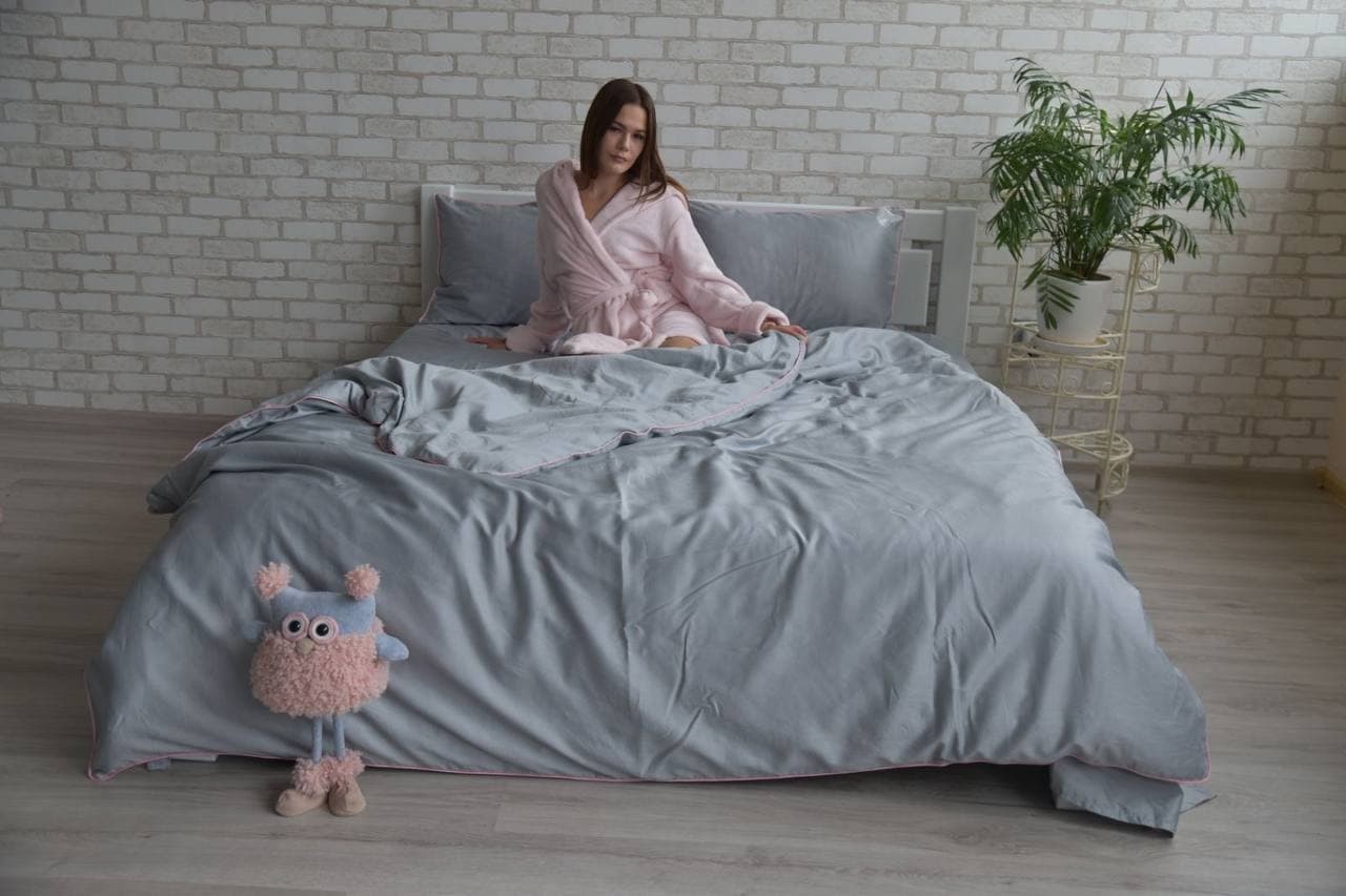 Комплект постельного белья Dreamcat из Турецкого Сатина со стразами Шанталь Полуторный (наволочки 70х70)
Комплект постельного белья Dreamcat из Турецкого Сатина со стразами Шанталь Полуторный (наволочки 70х70)