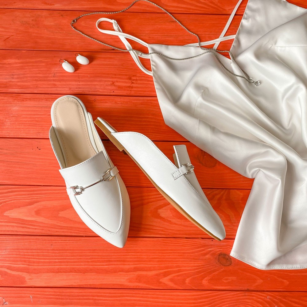 Кожаные мюли Intent Adele M103 39 белый
Кожаные мюли Intent Adele M103 39 белый