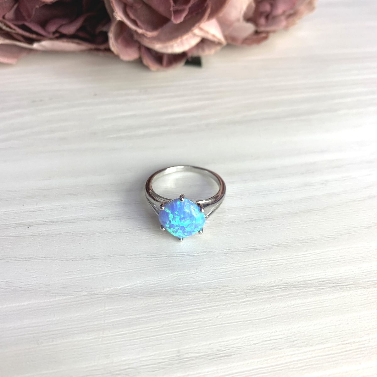 Серебряное кольцо SilverBreeze с опалом 1.812ct 2073161 17 размер, 17 размер
Серебряное кольцо SilverBreeze с опалом 1.812ct 2073161 17 размер, 17 размер