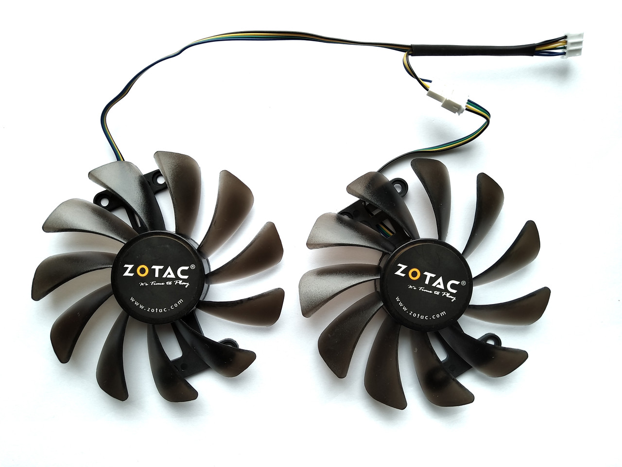 Вентилятор Ecotherm для видеокарты Zotac AMP GFM10012H12SPA (GAA8S2U) комплект 2 шт (№145.1)
Вентилятор Ecotherm для видеокарты Zotac AMP GFM10012H12SPA (GAA8S2U) комплект 2 шт (№145.1)