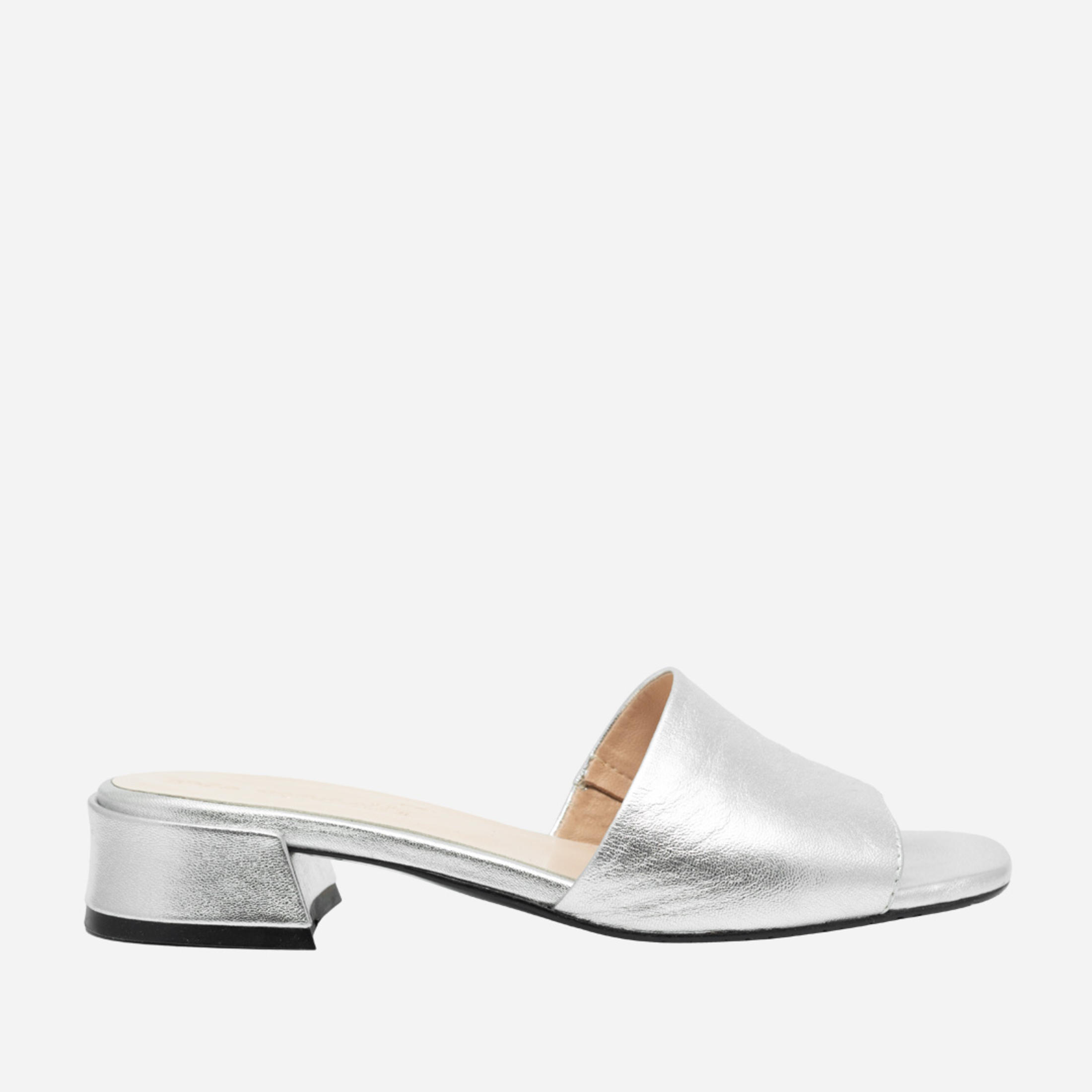 Шлепанцы женские ENZO VERRATTI 18-4-9606-2silsk - Серебряный - 37 размер
Шлепанцы женские ENZO VERRATTI 18-4-9606-2silsk - Серебряный - 37 размер