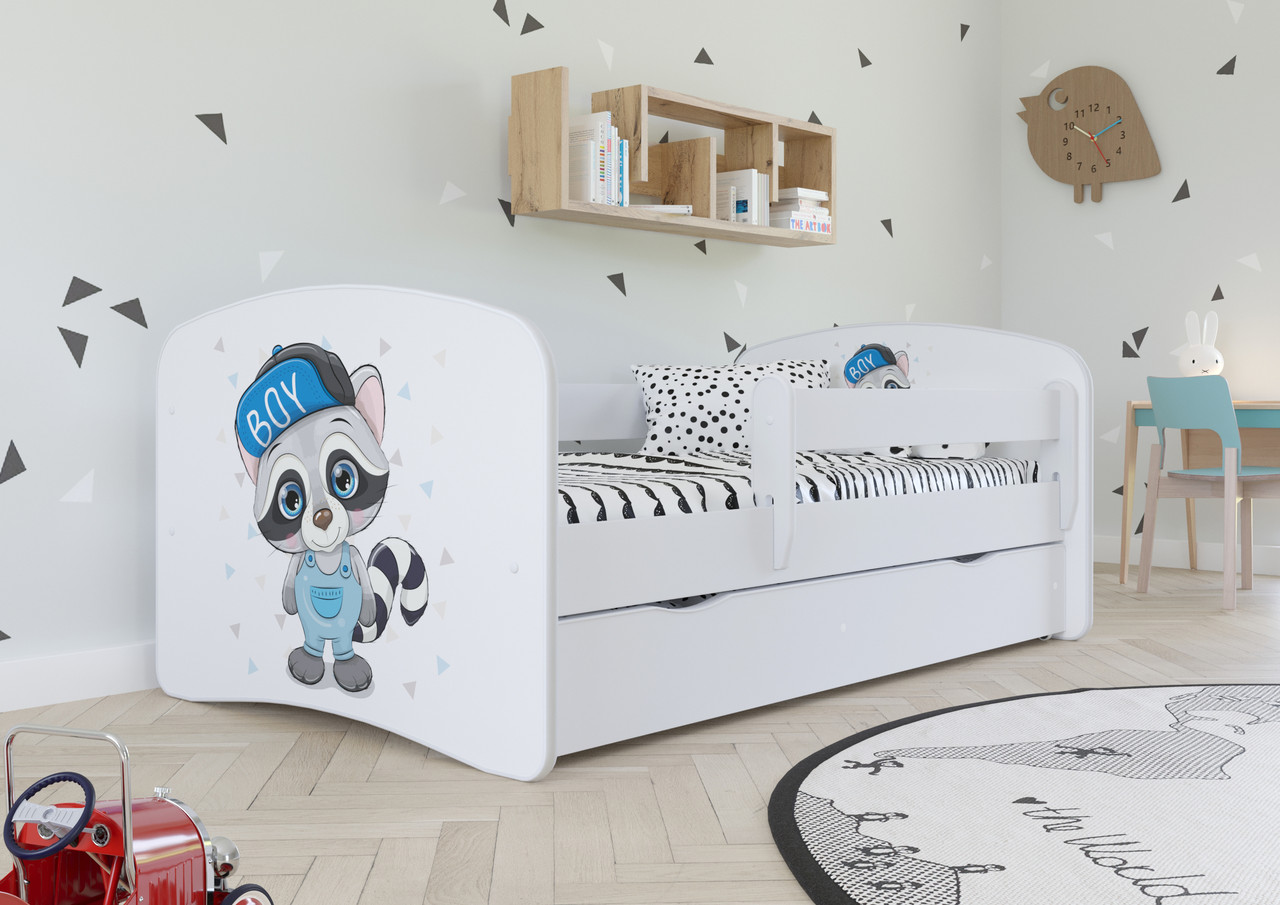 Кроватка детская Kocot Kids Baby Dreams Енот Белый/Голубой с принтом односпальная с перилами и ящиком на колесах + ламели FLEX
Кроватка детская Kocot Kids Baby Dreams Енот Белый/Голубой с принтом односпальная с перилами и ящиком на колесах + ламели FLEX