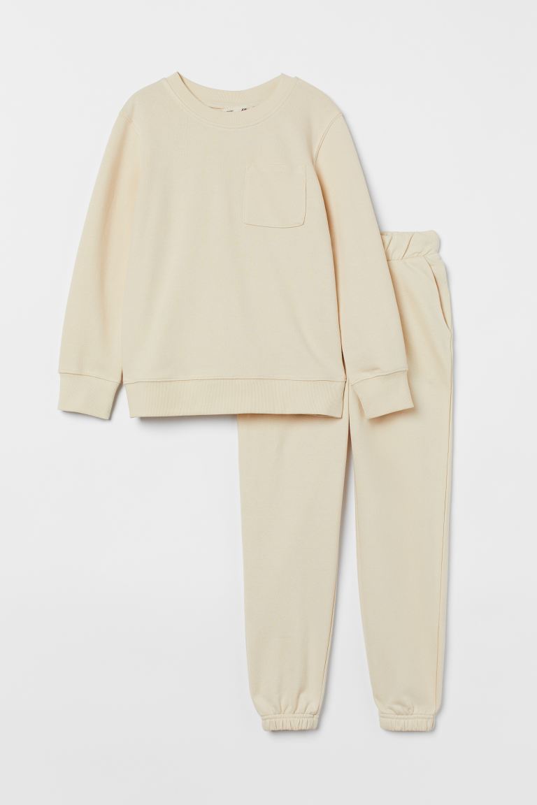 Спортивний костюм (світшот і джогери) H&M OKS221 170см 14+ р Кремовий (P-6910806231183)
Спортивний костюм (світшот і джогери) H&M OKS221 170см 14+ р Кремовий (P-6910806231183)