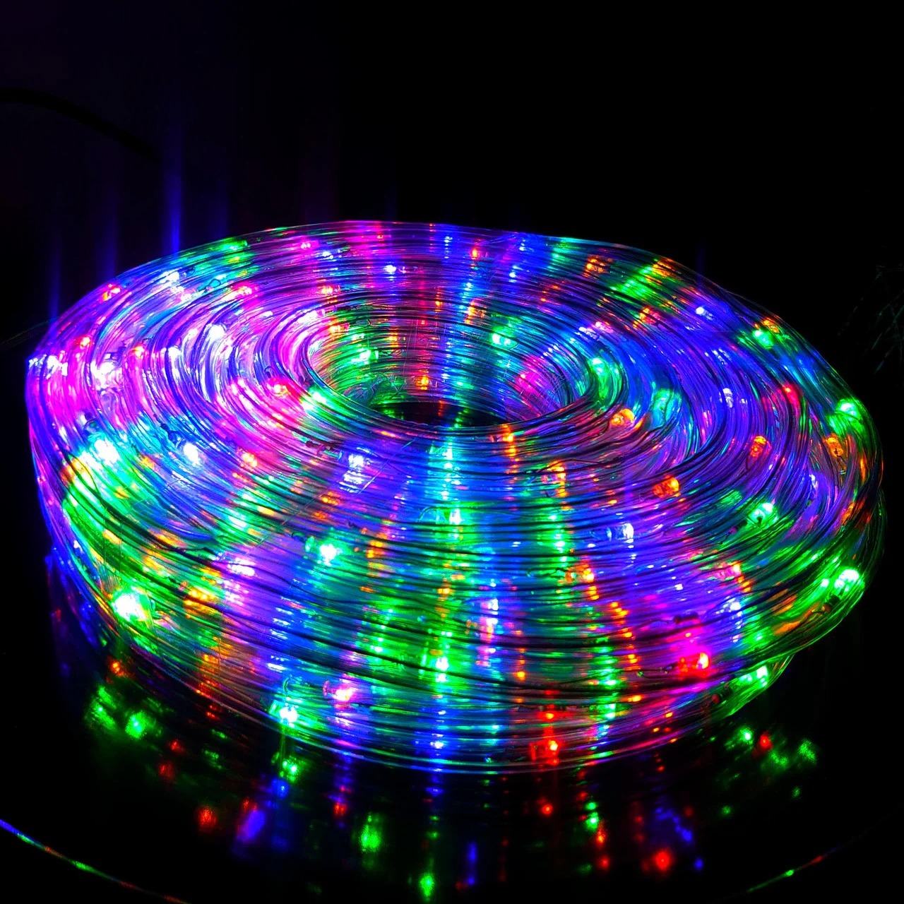 Светодиодная уличная гирлянда лента дюралайт 50 м 1800 LED с переходником разноцветная
Светодиодная уличная гирлянда лента дюралайт 50 м 1800 LED с переходником разноцветная