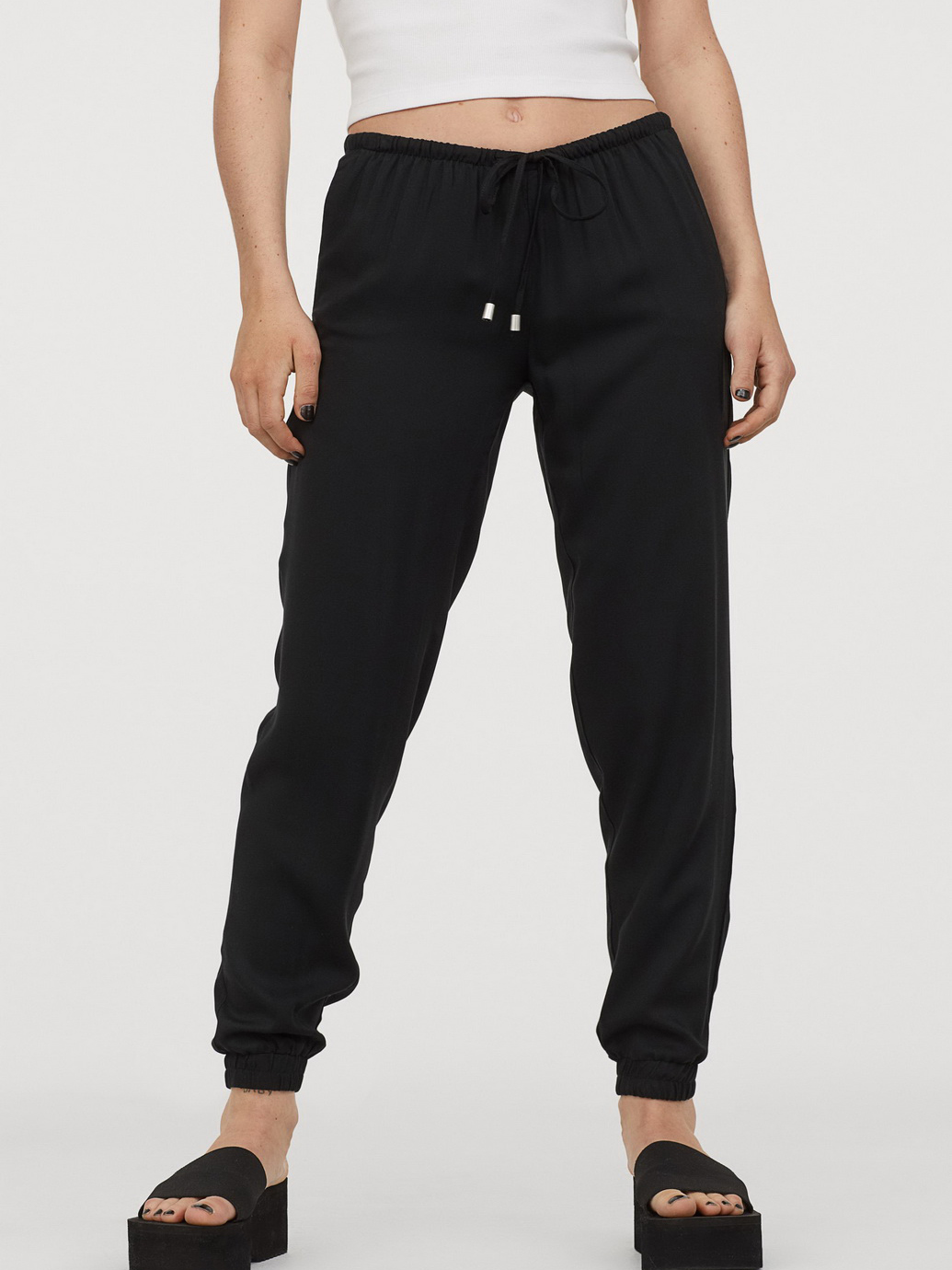 Брюки H&M 0490176-0 Черные (СА2000001695920, Брюки H&M 0490176-0 38 Черные (СА2000001695920)
Брюки H&M 0490176-0 Черные (СА2000001695920, Брюки H&M 0490176-0 38 Черные (СА2000001695920)