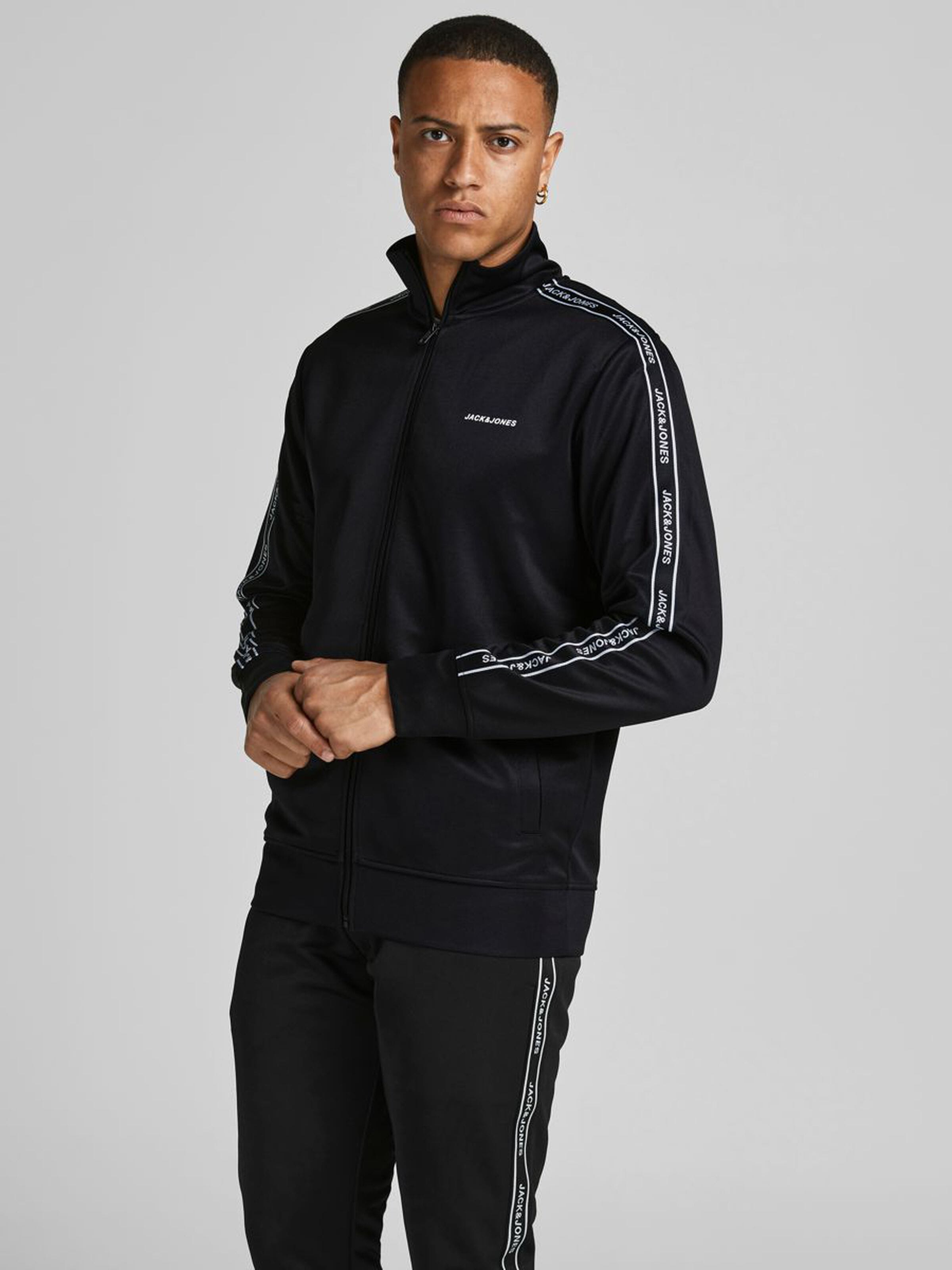 Толстовка Jack & Jones 12192287-3 Black, Толстовка Jack & Jones 12192287-3 XS Black
Толстовка Jack & Jones 12192287-3 Black, Толстовка Jack & Jones 12192287-3 XS Black