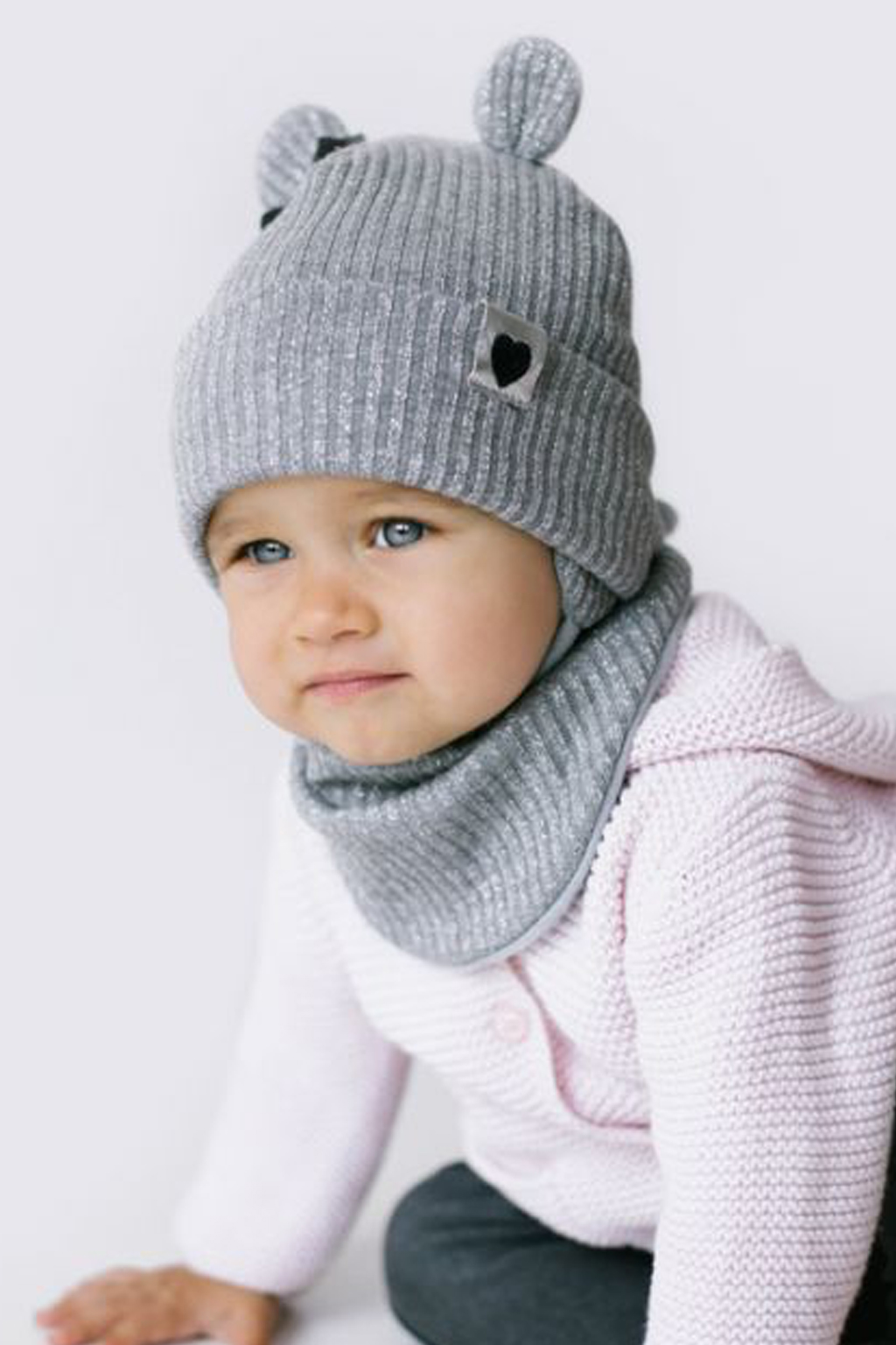 Комплект шапка и шарф Дембохауc 43 см Серый
Комплект шапка и шарф Дембохауc 43 см Серый