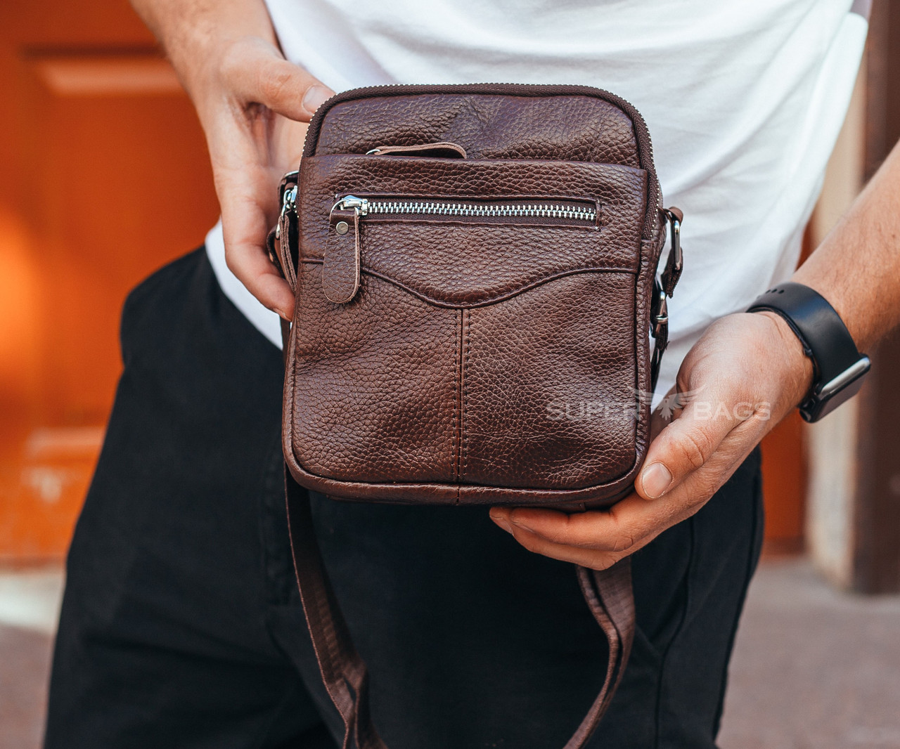 Мужская кожаная сумка месенджер через плечо Borsa Leather Коричневый 18 х 22 х 5 см В-13150
Мужская кожаная сумка месенджер через плечо Borsa Leather Коричневый 18 х 22 х 5 см В-13150