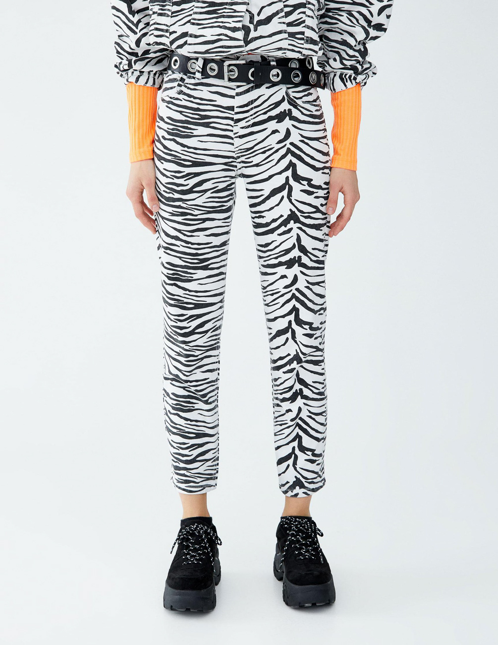 Джинсы PULL & BEAR Ж1077815 (9679/308/250) цвет белый-черный, Джинсы PULL & BEAR Ж1077815 (9679/308/250) цвет белый-черный XL
Джинсы PULL & BEAR Ж1077815 (9679/308/250) цвет белый-черный, Джинсы PULL & BEAR Ж1077815 (9679/308/250) цвет белый-черный XL
