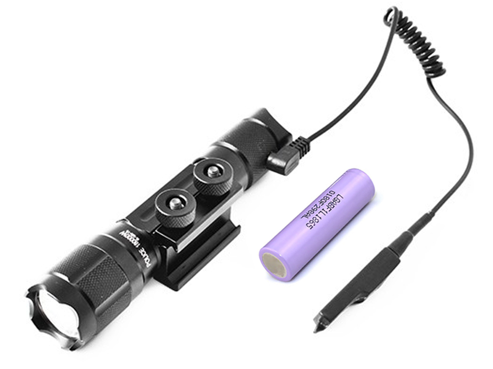 Фонарь Police Q90-T6, под ружье, ЗУ 220V/12V, Box + Оригинальный аккумулятор LG 18650 3400 mAh Черный (1006-996-00)
Фонарь Police Q90-T6, под ружье, ЗУ 220V/12V, Box + Оригинальный аккумулятор LG 18650 3400 mAh Черный (1006-996-00)