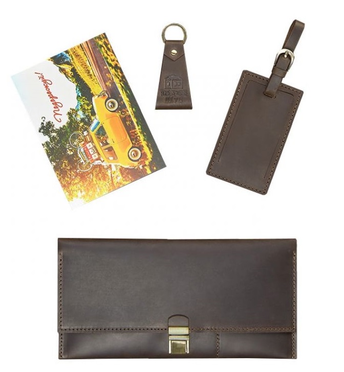 Набор кожаных аксессуаров BlankNote ПРАГА BN-set-travel-3 
Набор кожаных аксессуаров BlankNote ПРАГА BN-set-travel-3