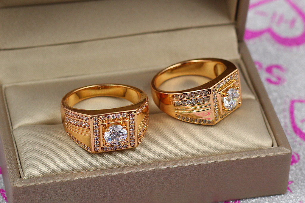 Печатка Xuping Jewelry гладкая с камнем в середине квадрата и мелкими камнями по периметру р18 золотистая
Печатка Xuping Jewelry гладкая с камнем в середине квадрата и мелкими камнями по периметру р18 золотистая
