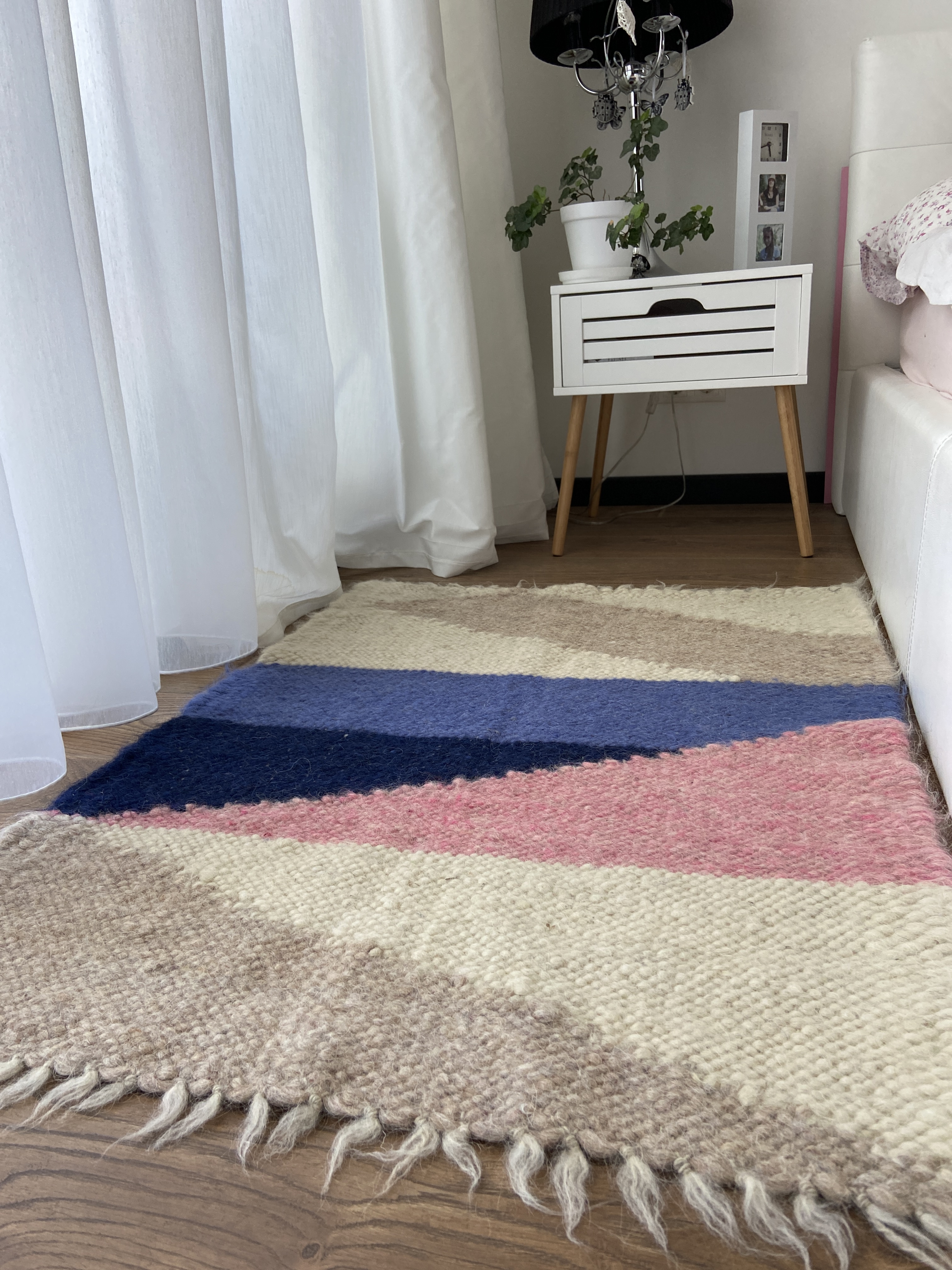 Ковер шерстяной ручной работы Fully Wooly Цветные горы 60х160 см розовый бежевый синий
Ковер шерстяной ручной работы Fully Wooly Цветные горы 60х160 см розовый бежевый синий