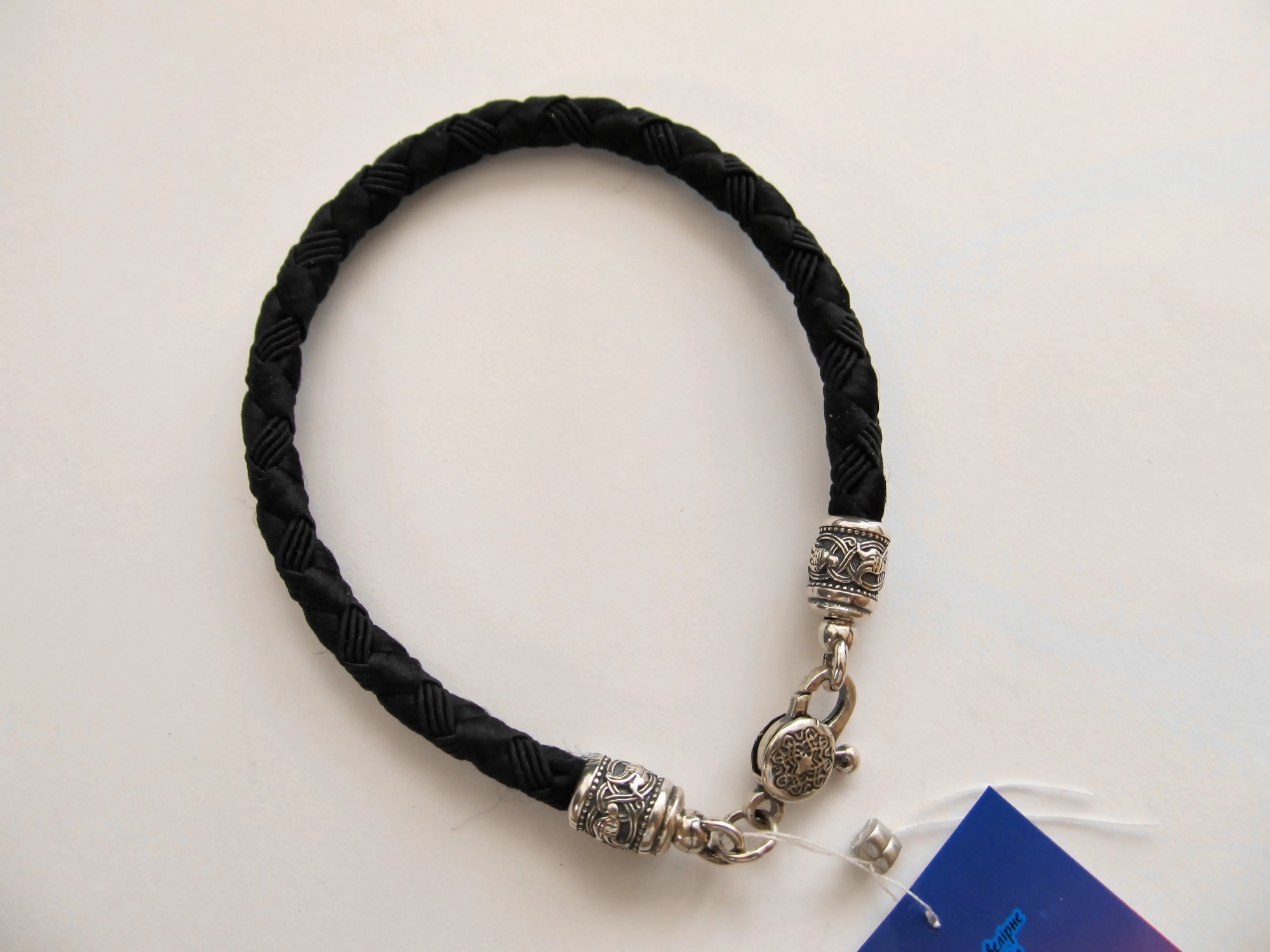 Браслет из серебра 925° и шелка "Милан" на руку SilverArtisan 0.0054-2 размер 18
Браслет из серебра 925° и шелка "Милан" на руку SilverArtisan 0.0054-2 размер 18