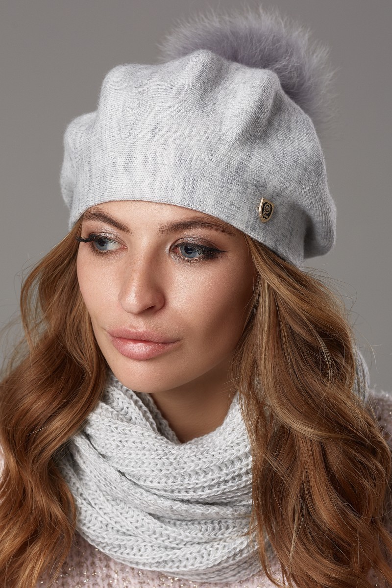 Берет Милана с мехом песца серый One Size
Берет Милана с мехом песца серый One Size