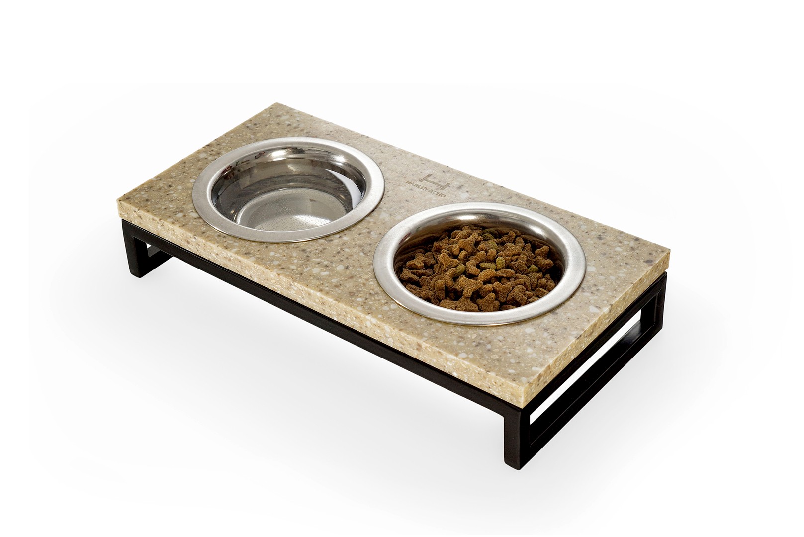 Миски на подставке бежевый камень - черный металл Lunch Bar Stone Beige Stone + Black S (36x18x7cm / Миски по 0,45л) Harley & Cho BGL-HL-678
Миски на подставке бежевый камень - черный металл Lunch Bar Stone Beige Stone + Black S (36x18x7cm / Миски по 0,45л) Harley & Cho BGL-HL-678