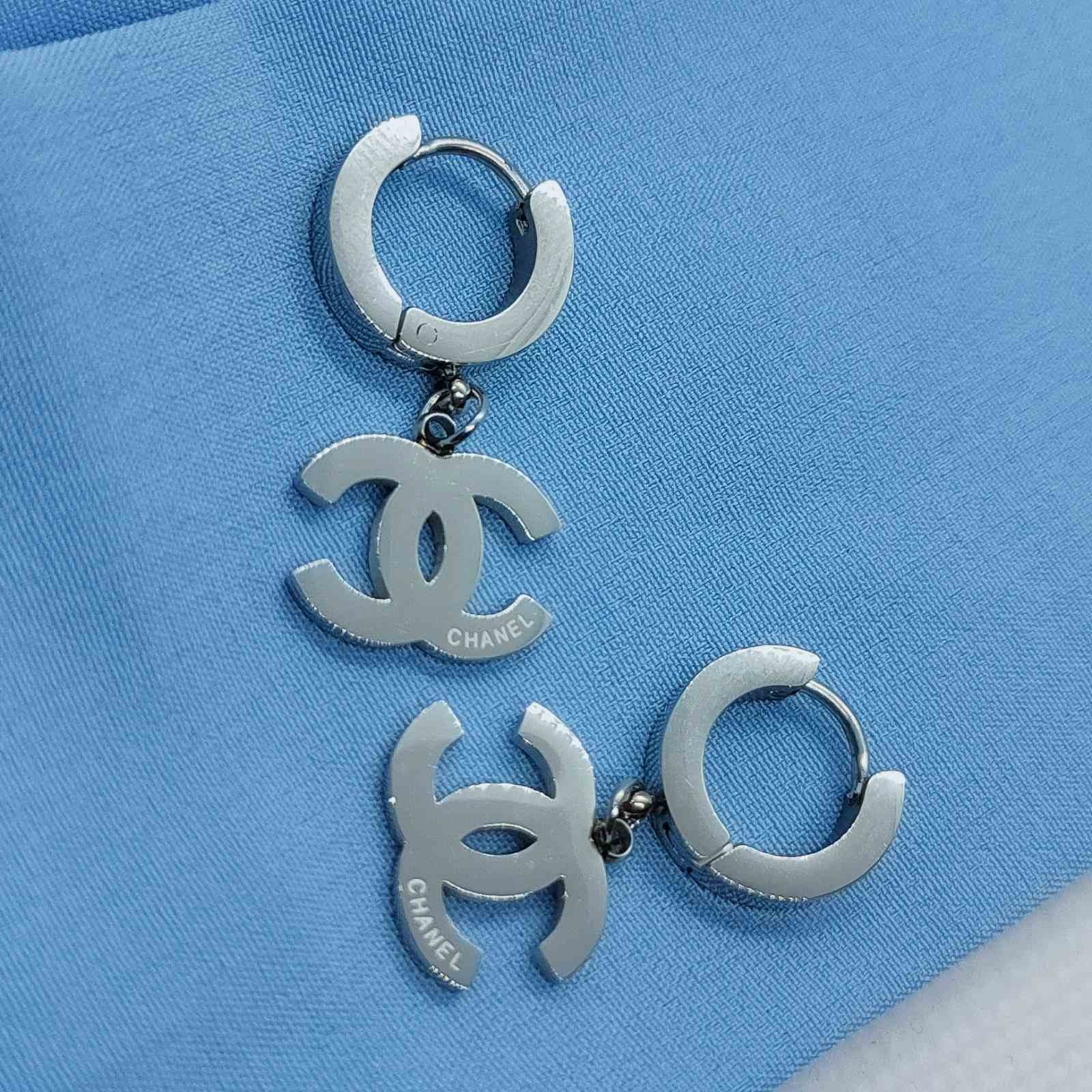 Серьги Stainless Steel Сhannel высота 30 мм ширина 15 мм серебристого цвета 120009
Серьги Stainless Steel Сhannel высота 30 мм ширина 15 мм серебристого цвета 120009
