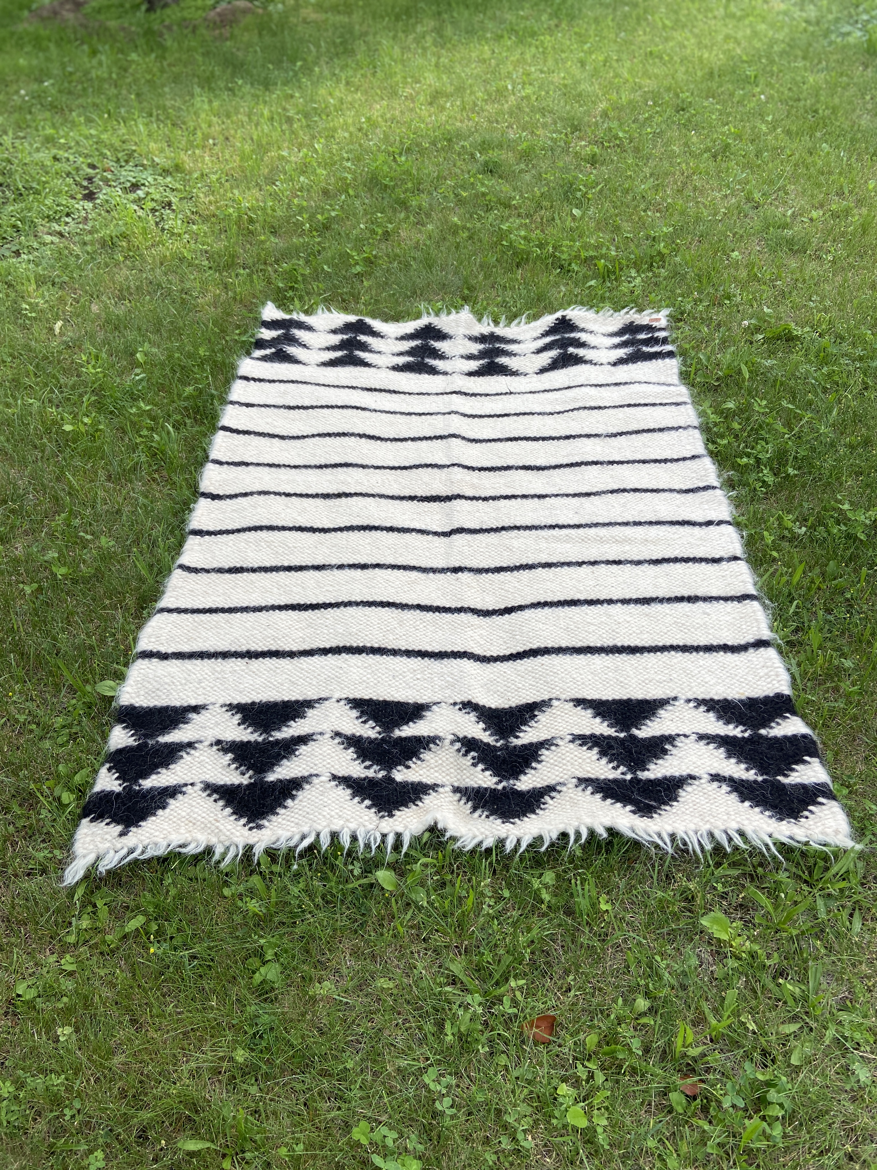 Ковер шерстяной ручной работы Fully Wooly Полесье 120х170 см бежевый с черным узором
Ковер шерстяной ручной работы Fully Wooly Полесье 120х170 см бежевый с черным узором