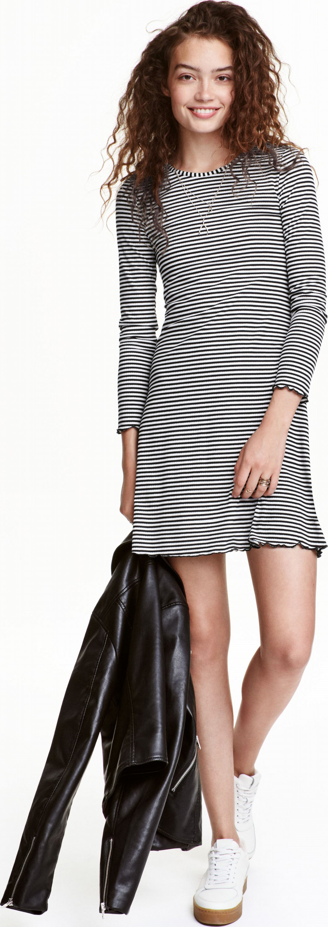 Платье H&M XAZ059231RVOO Черное с белым, Платье H&M XAZ059231RVOO 40 Черное с белым
Платье H&M XAZ059231RVOO Черное с белым, Платье H&M XAZ059231RVOO 40 Черное с белым