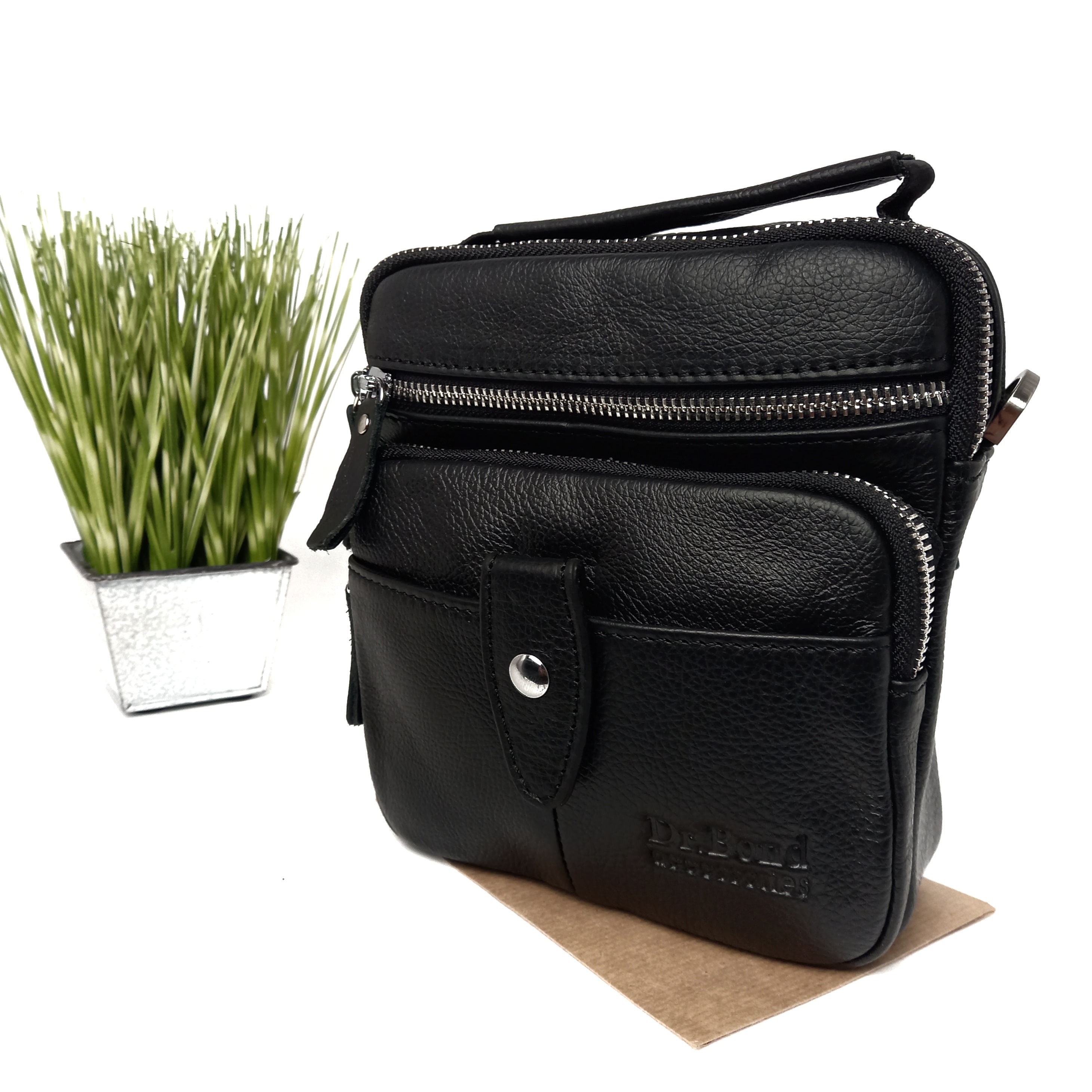 Модная мужская кожаная сумка Dr.Bond черный 8147 black
Модная мужская кожаная сумка Dr.Bond черный 8147 black