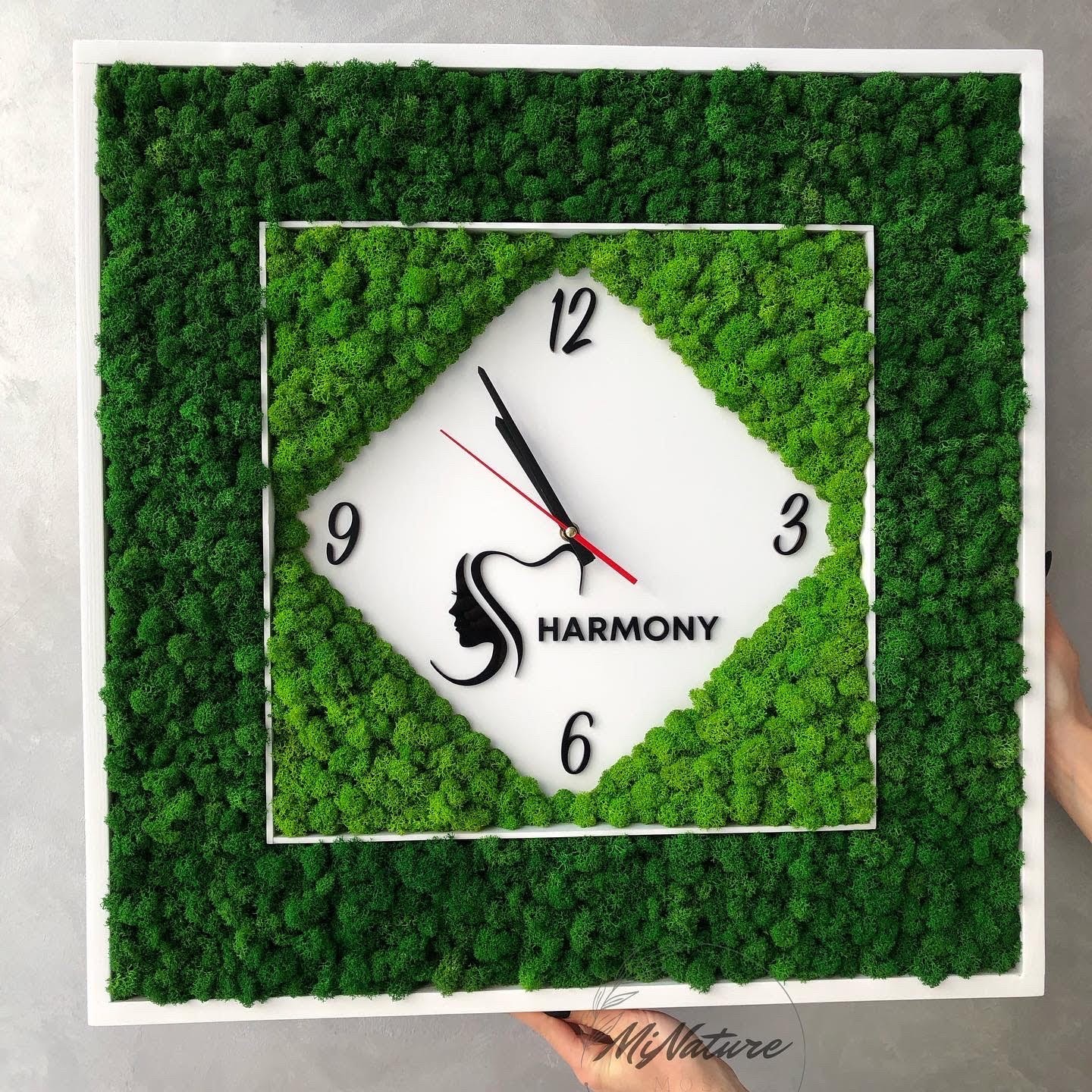 Настенные часы квадратные со стабилизированым мхом MiNature Moss 60 см белая рамка
Настенные часы квадратные со стабилизированым мхом MiNature Moss 60 см белая рамка