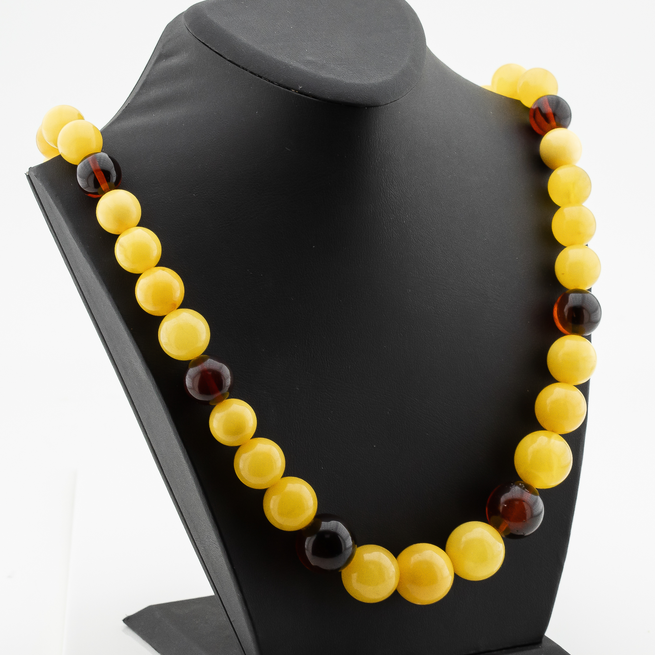 Бусы из янтаря ko14731 Диамант, 60 размер
Бусы из янтаря ko14731 Диамант, 60 размер