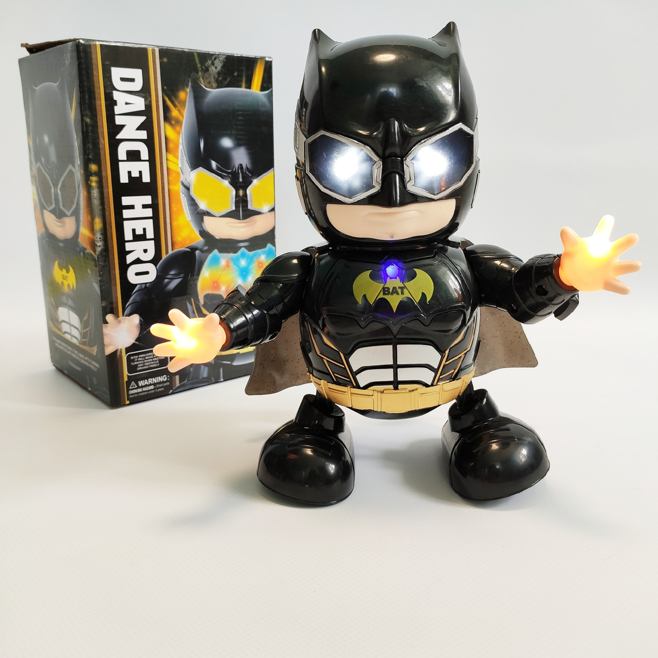 Танцующий робот Dance Hero Batman Бэтмен свет музыка звук LD-925B батарейки игрушка для детей
Танцующий робот Dance Hero Batman Бэтмен свет музыка звук LD-925B батарейки игрушка для детей