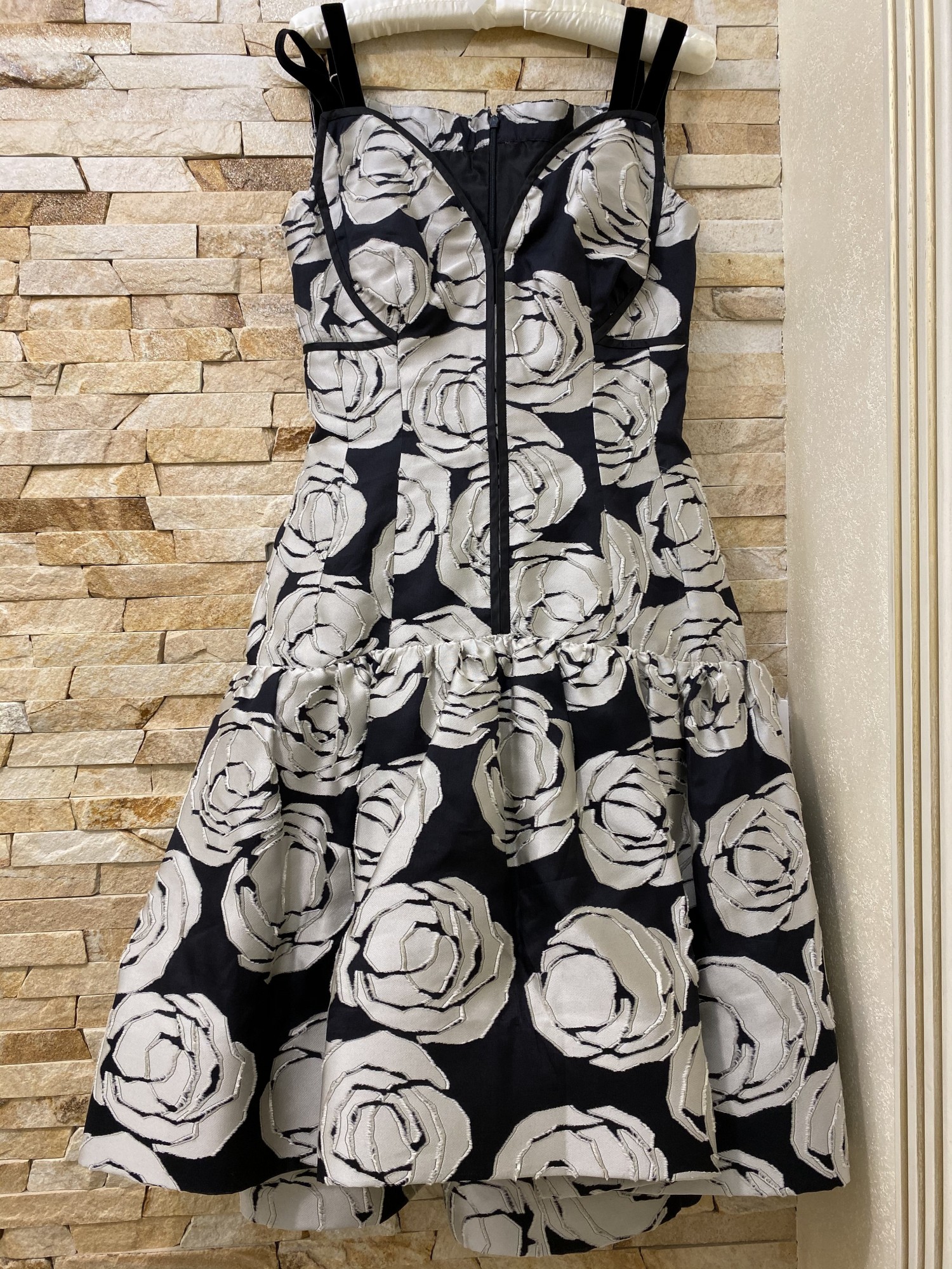 Платье миди с корсетом Oscar De la Renta / черно-белый, Платье миди с корсетом Oscar De la Renta XS/S черно-белый
Платье миди с корсетом Oscar De la Renta / черно-белый, Платье миди с корсетом Oscar De la Renta XS/S черно-белый
