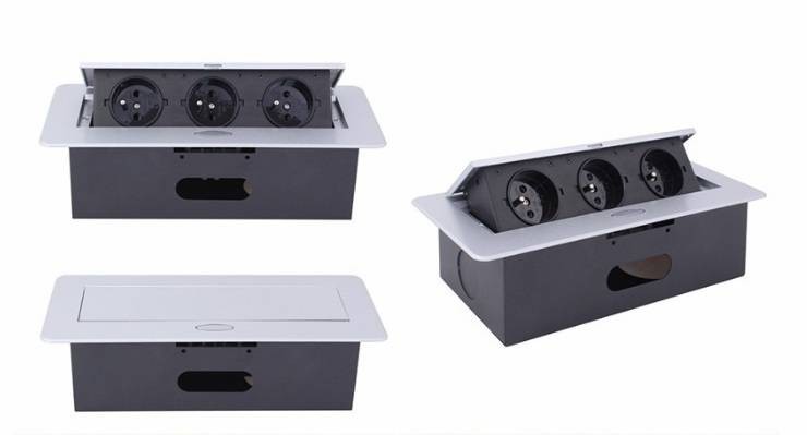 Встраиваемый розеточный блок поворотный KOMB-ALU-FR-USB-M01 3 розетки с заземлением Алюминий
Встраиваемый розеточный блок поворотный KOMB-ALU-FR-USB-M01 3 розетки с заземлением Алюминий