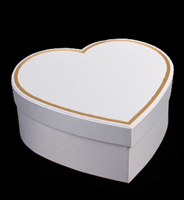 Подарочная коробка "White heart", 25,5*23,5*10 см., материал - картон высокого качества
Подарочная коробка "White heart", 25,5*23,5*10 см., материал - картон высокого качества
