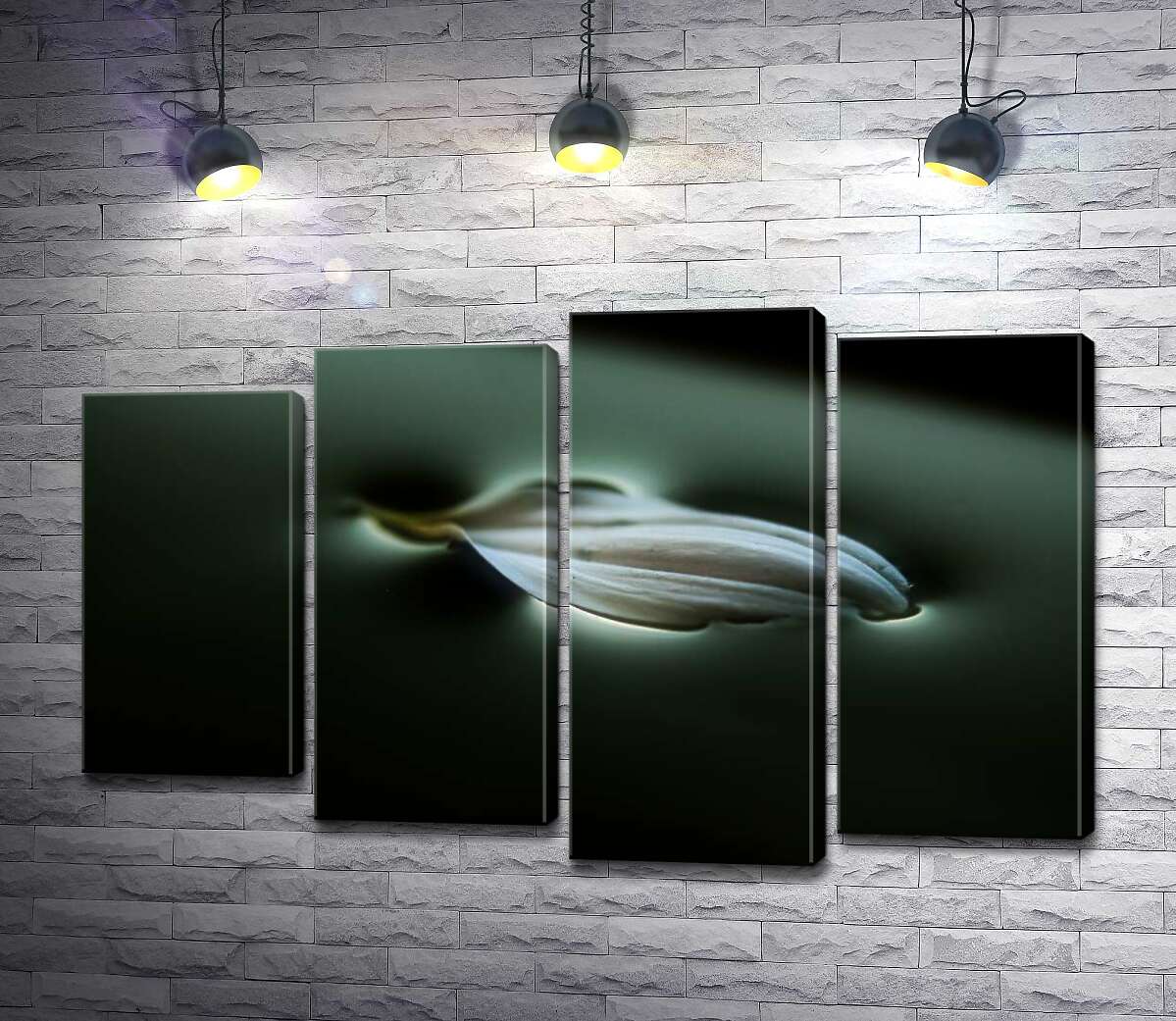 Модульная картина ArtPoster Тонкий лепесток изгибает поверхность воды 100x65 см Модуль №21
Модульная картина ArtPoster Тонкий лепесток изгибает поверхность воды 100x65 см Модуль №21