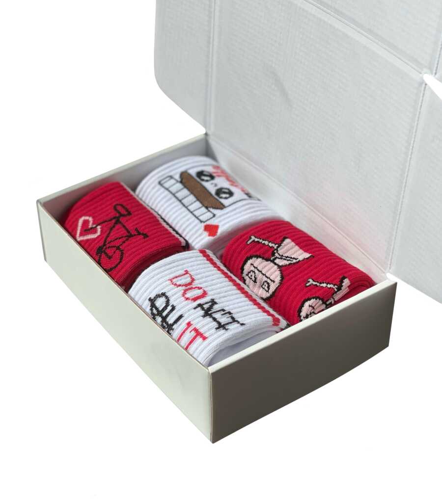 Набір від 1and1 з 4 пар RED and WHITE - - () Подарунковий бокс, Набір від 1and1 з 4 пар RED and WHITE - 36-39 (S) Подарунковий бокс
Набір від 1and1 з 4 пар RED and WHITE - - () Подарунковий бокс, Набір від 1and1 з 4 пар RED and WHITE - 36-39 (S) Подарунковий бокс