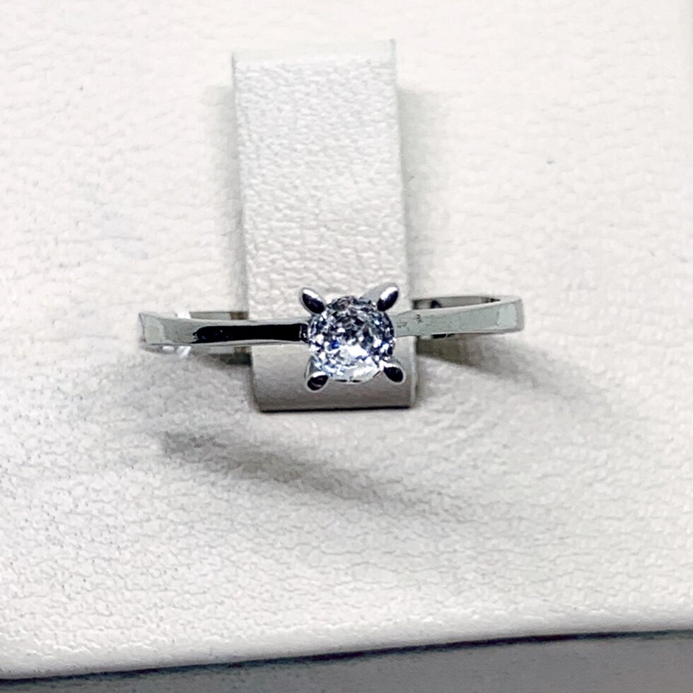 Кольцо серебряное с кубическим цирконием 16 1,38 г
Кольцо серебряное с кубическим цирконием 16 1,38 г