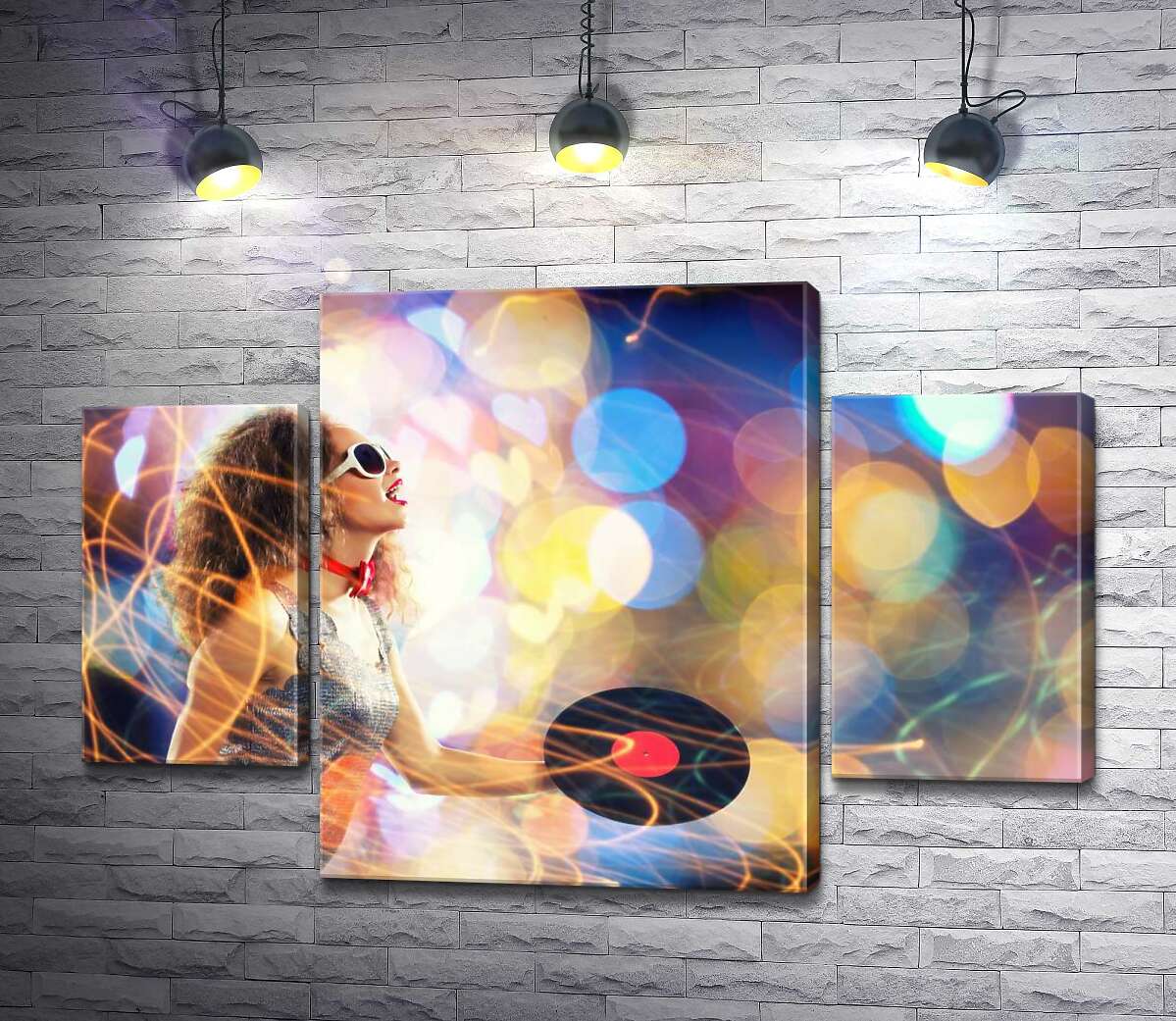 Модульная картина ArtPoster В окружении блеска музыки: девушка держит виниловые пластинки 100x69 см Модуль №7
Модульная картина ArtPoster В окружении блеска музыки: девушка держит виниловые пластинки 100x69 см Модуль №7
