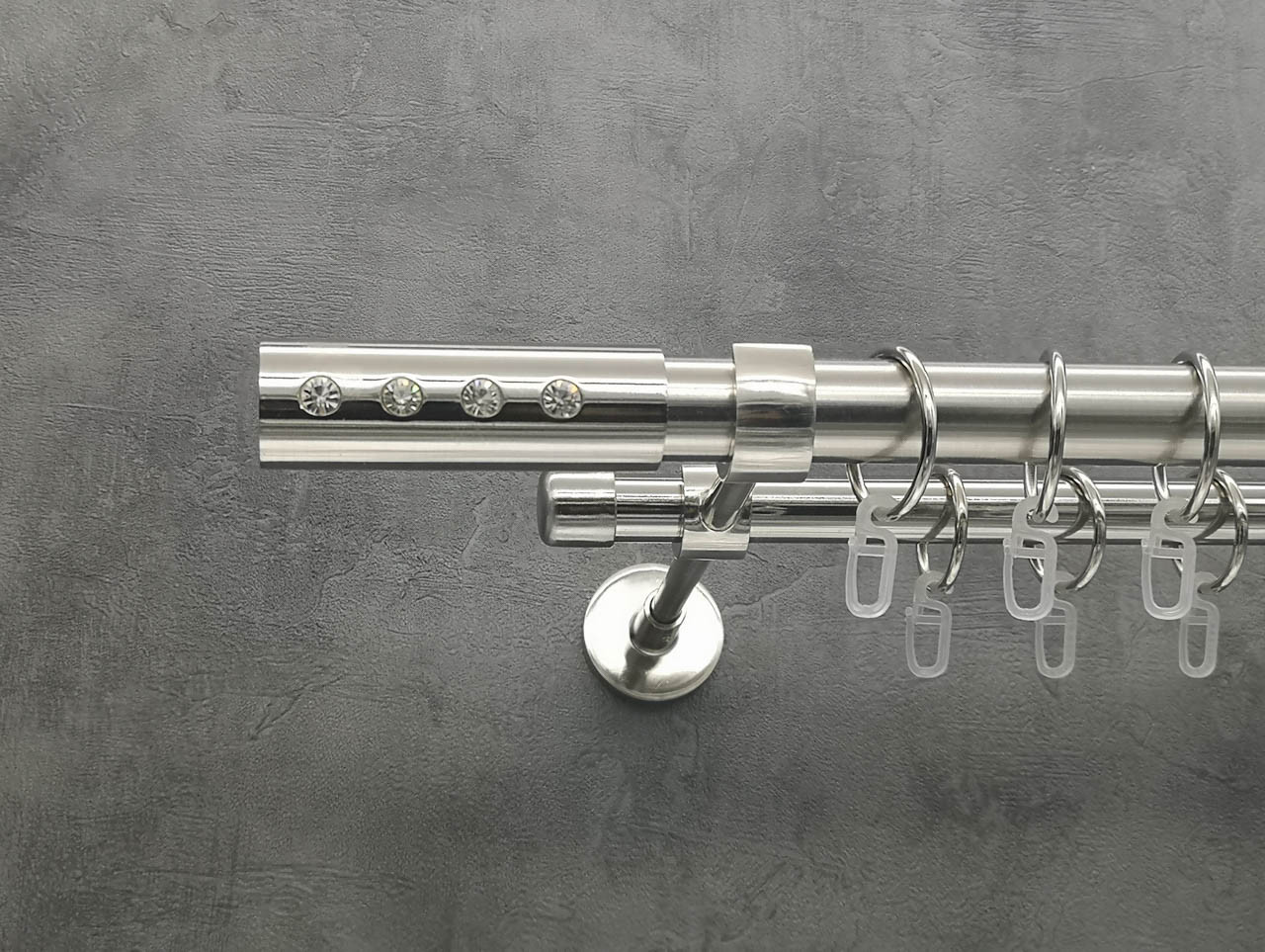 Карниз Quadrum Алюр 160 см двойной Сталь модерн 25/19 мм гладкая (кольца с крючками)
Карниз Quadrum Алюр 160 см двойной Сталь модерн 25/19 мм гладкая (кольца с крючками)