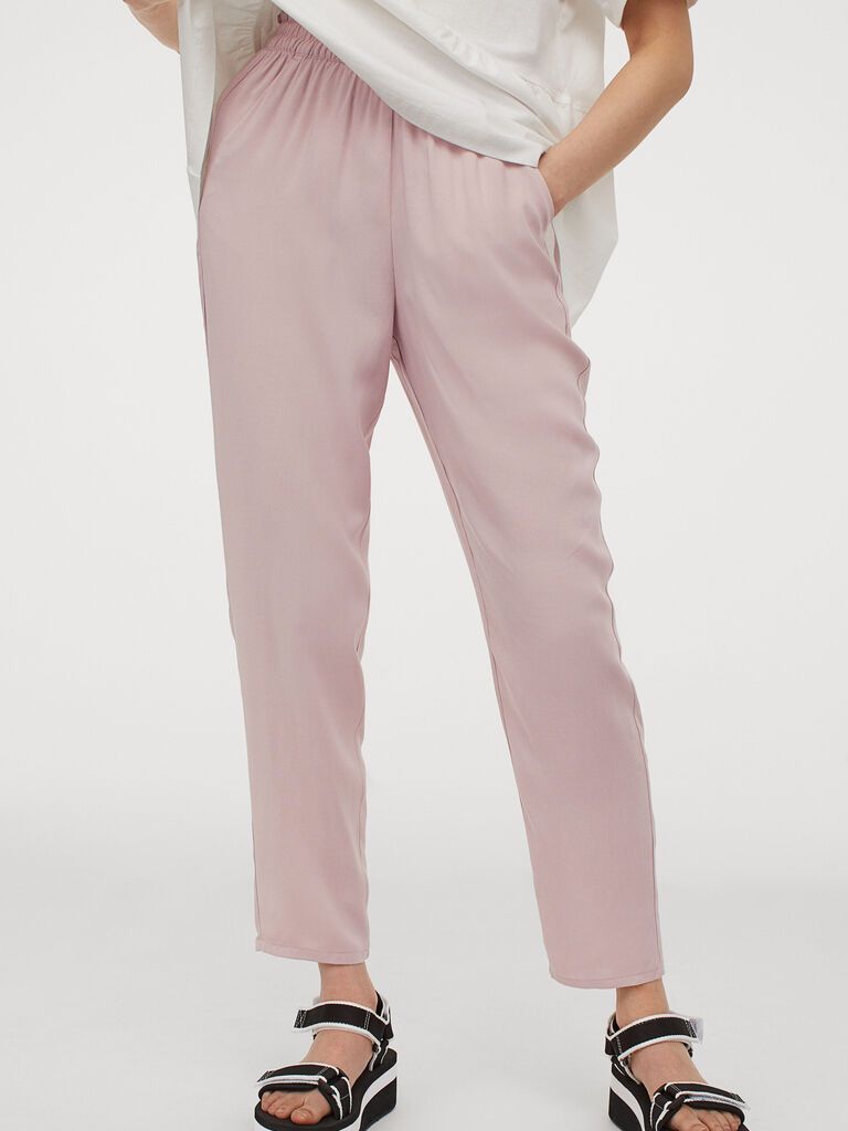 Брюки H&M 888229004b49 Светло-розовые, Брюки H&M 888229004b49 36 Светло-розовые
Брюки H&M 888229004b49 Светло-розовые, Брюки H&M 888229004b49 36 Светло-розовые