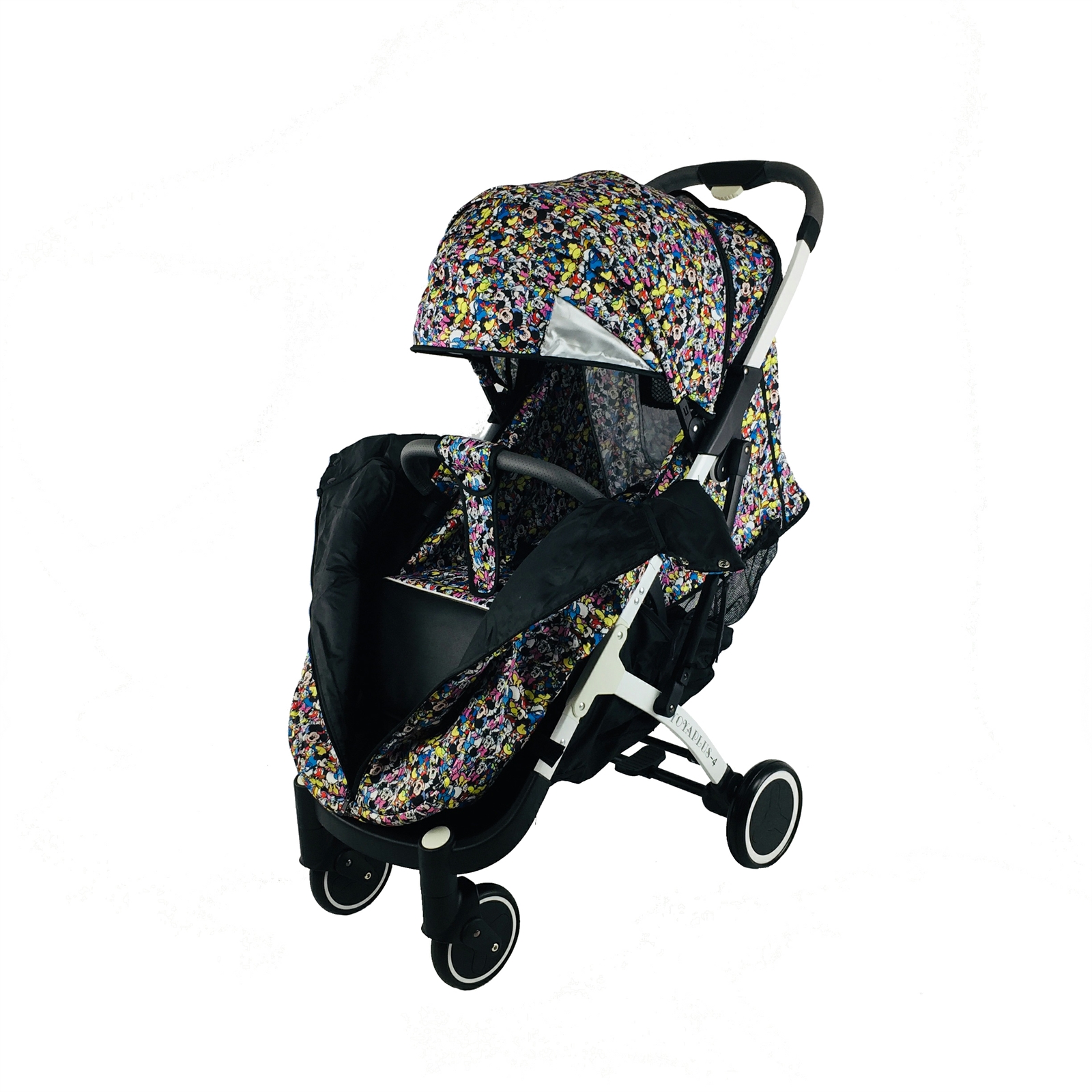 Коляска Yoya Plus-4-2021 колёса 13,5/16 на молнии с Большим дождевиком Disney mix на белой раме
Коляска Yoya Plus-4-2021 колёса 13,5/16 на молнии с Большим дождевиком Disney mix на белой раме