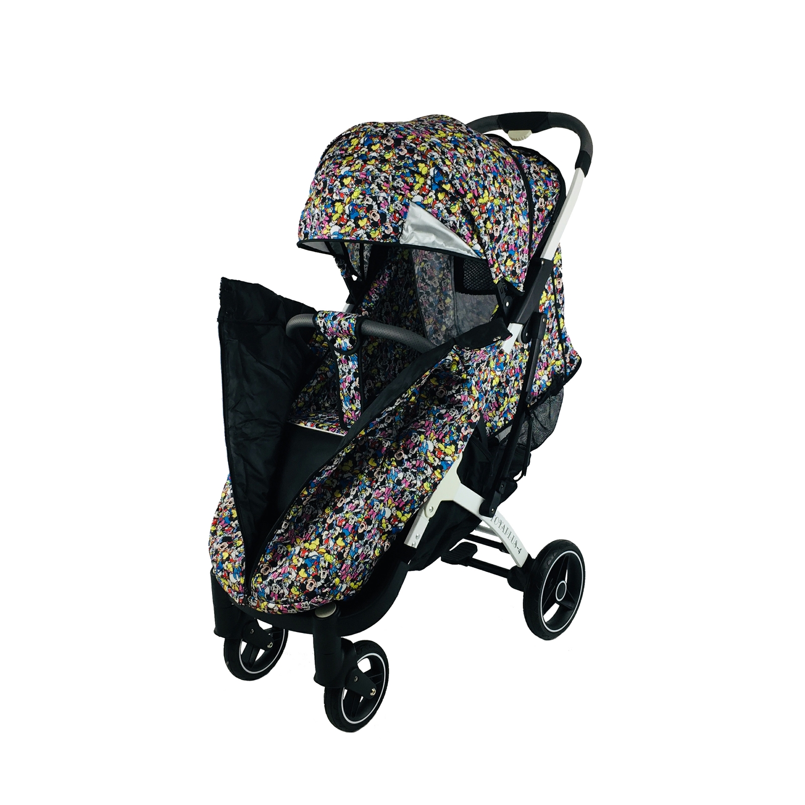 Коляска Yoya Plus-4-2021 колёса 15/20 на молнии с Большим дождевиком и Хипситом Disney mix на белой раме
Коляска Yoya Plus-4-2021 колёса 15/20 на молнии с Большим дождевиком и Хипситом Disney mix на белой раме