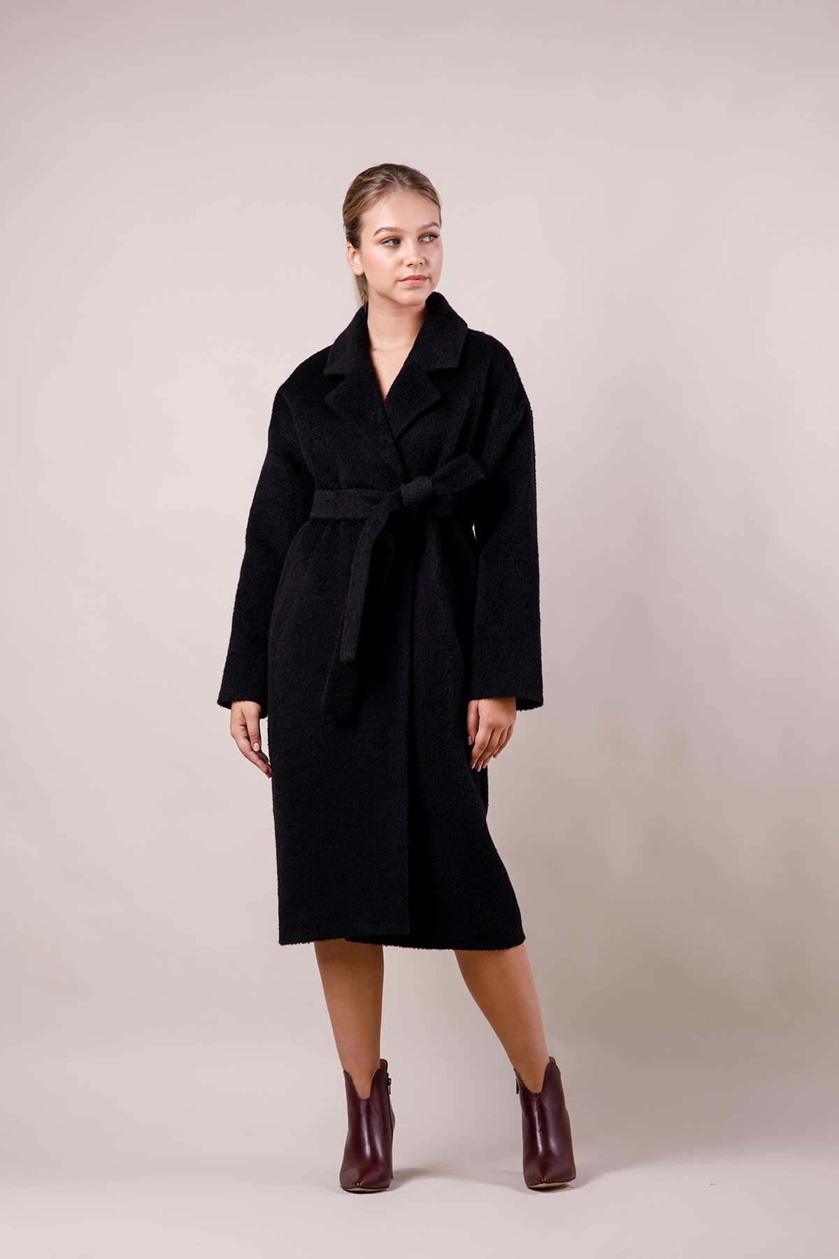 Пальто из шерсти букле MOMOT XL (50) черное
Пальто из шерсти букле MOMOT XL (50) черное