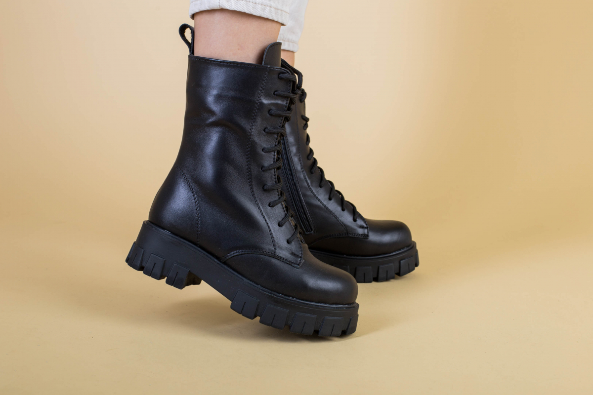 Ботинки женские кожаные на шнурках и с замком, демисезонные LuxuryShoes 5543д/36 Черные
Ботинки женские кожаные на шнурках и с замком, демисезонные LuxuryShoes 5543д/36 Черные
