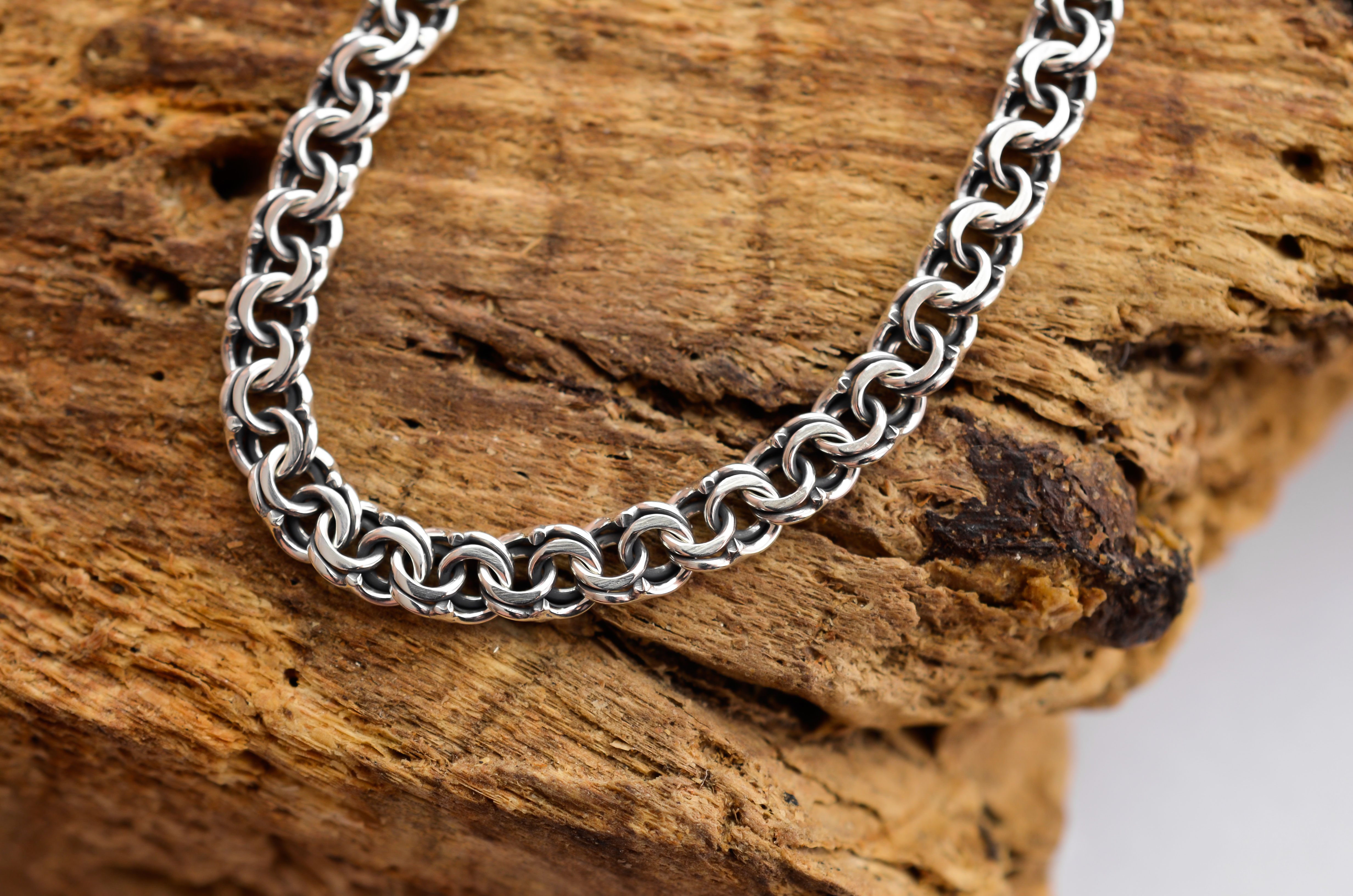 Мужской серебряный браслет Meridian 925 пробы плоский бисмарк в чернении 22,5 размер 24103/12225
Мужской серебряный браслет Meridian 925 пробы плоский бисмарк в чернении 22,5 размер 24103/12225