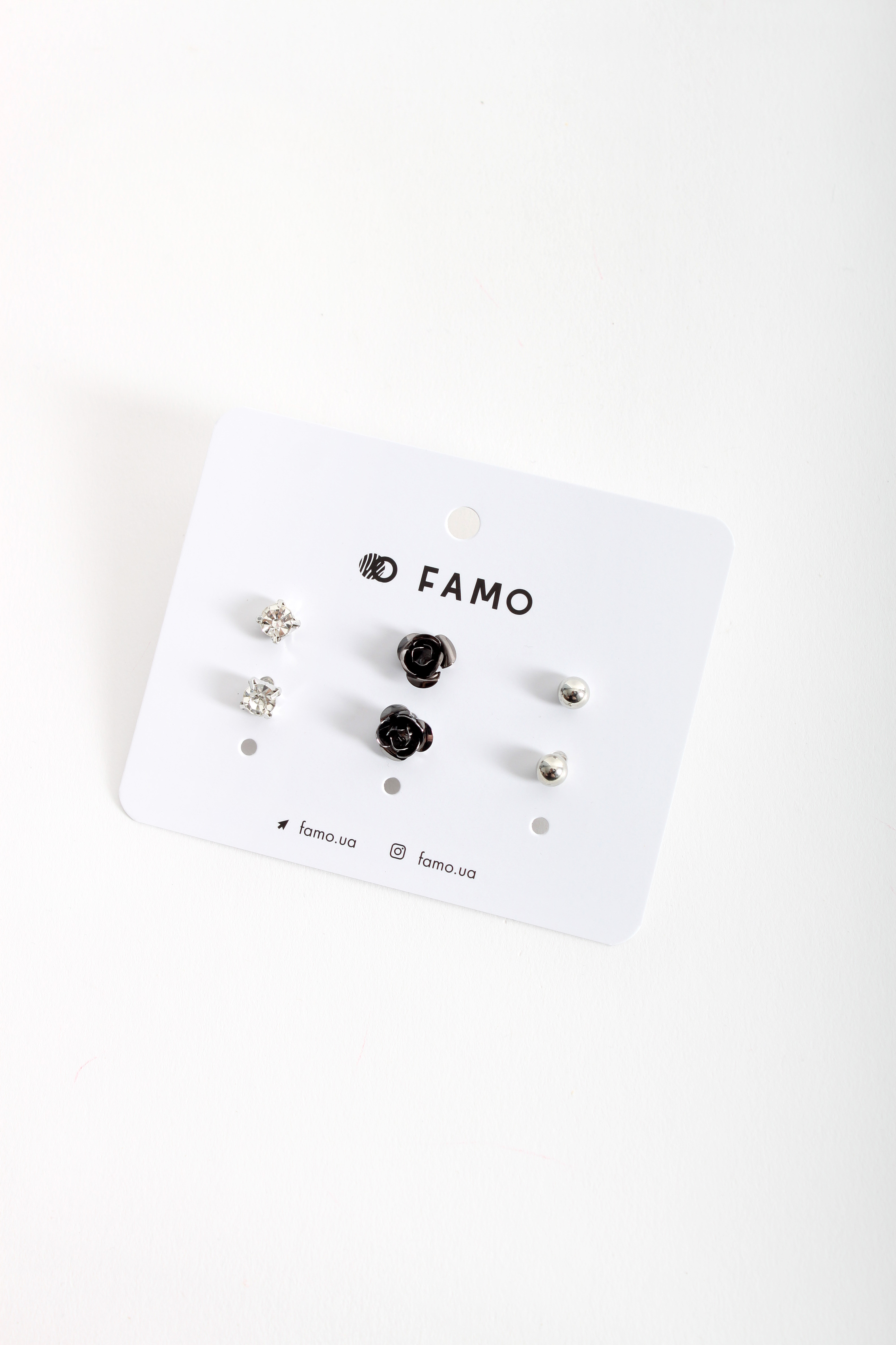 Набор сережек FAMO Терес разноцветный Длина 0.6/1/0.5(см)/ Ширина 0.6/1/0.5(см) (X110-2-9)
Набор сережек FAMO Терес разноцветный Длина 0.6/1/0.5(см)/ Ширина 0.6/1/0.5(см) (X110-2-9)