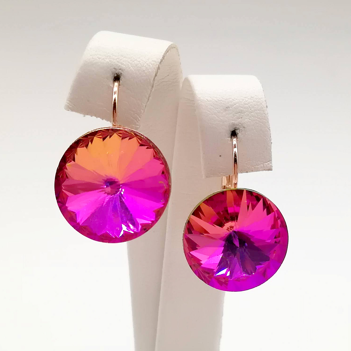 Серьги SONATA из медицинского золота, кристаллы Swarovski ярко-розового цвета, позолота PO, 24735
Серьги SONATA из медицинского золота, кристаллы Swarovski ярко-розового цвета, позолота PO, 24735